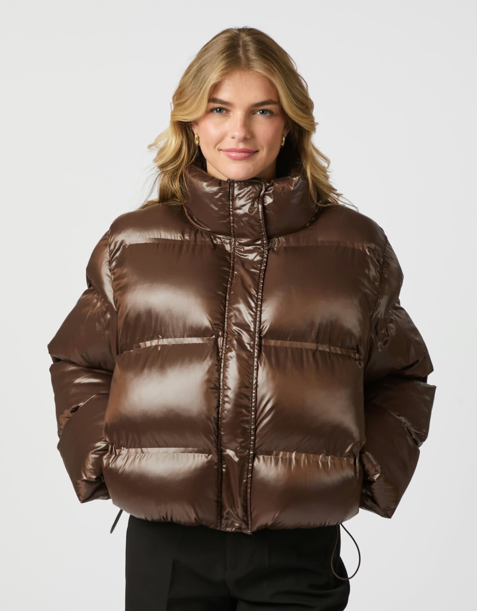 Puffer 'Rhea' - Dark Brown - Neo Noir