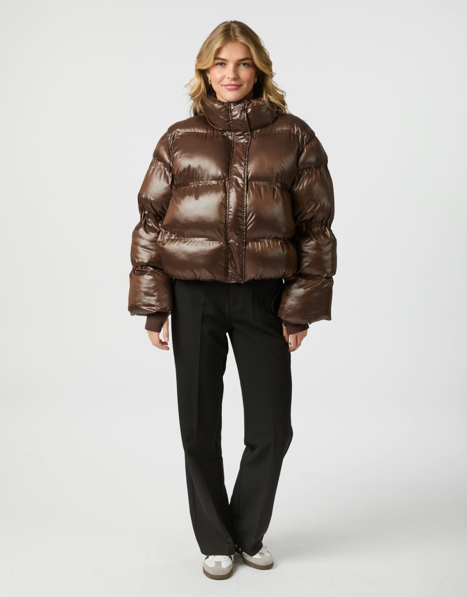 Puffer 'Rhea' - Dark Brown - Neo Noir
