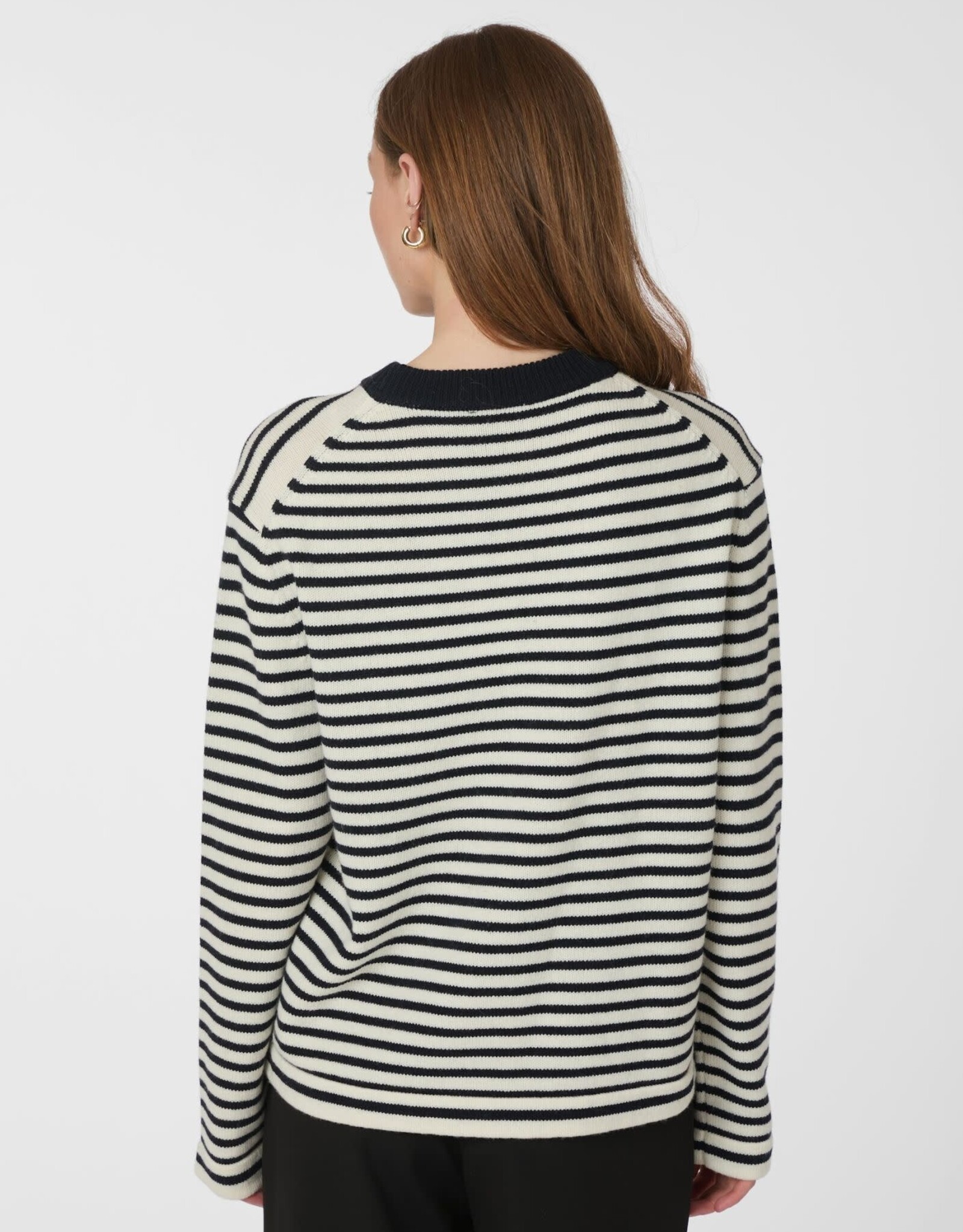 Pull Stripe 'Rivi' - White/Navy - Neo Noir