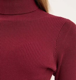 A view Rollneck Top 'Rib' - Burgundy - A View