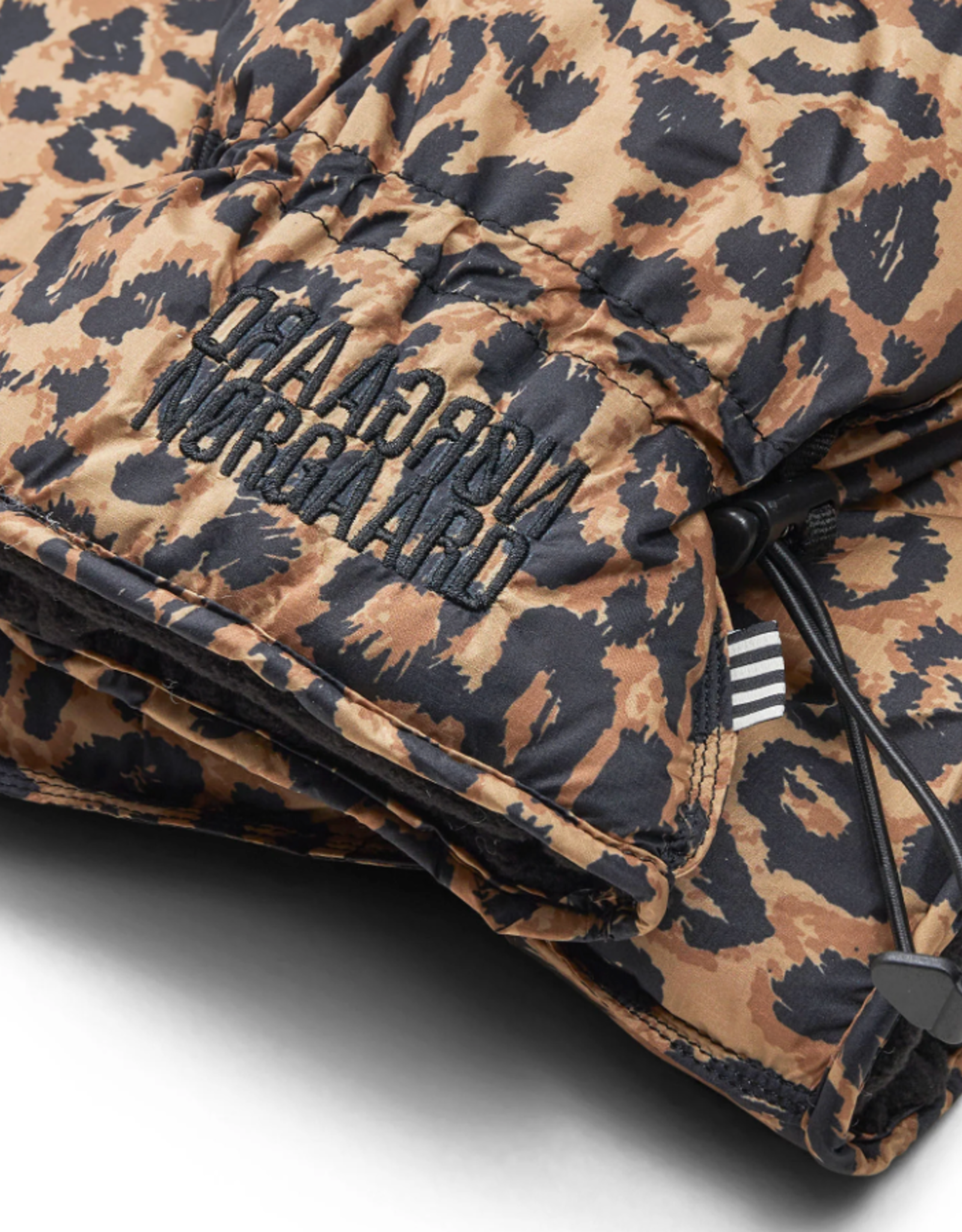 Mads Norgaard Wanten 'Light Ripstop Pillow' - Leo/Black - Mads Norgaard