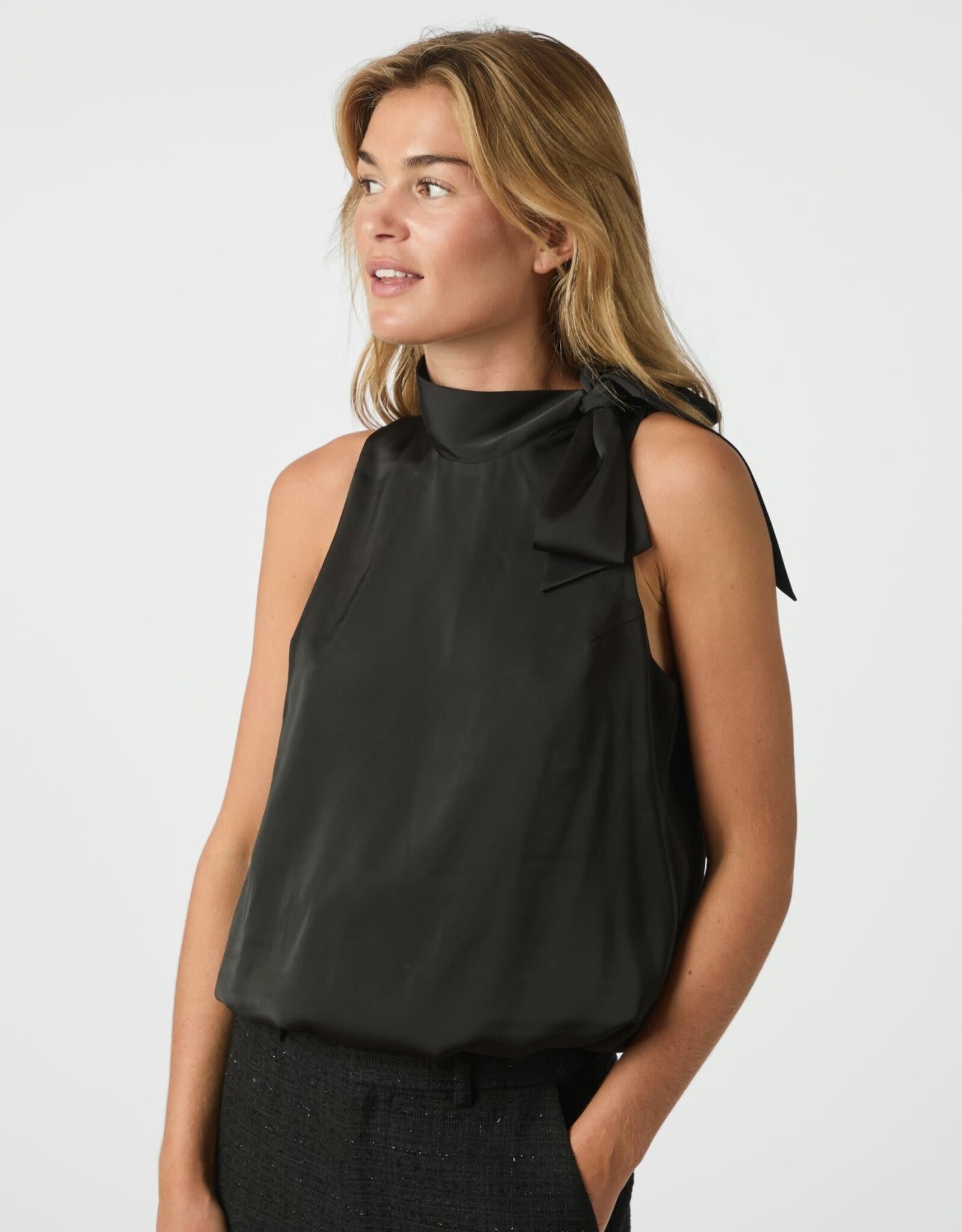 Blouse Drapy Satin 'Veda' - Black - Neo Noir
