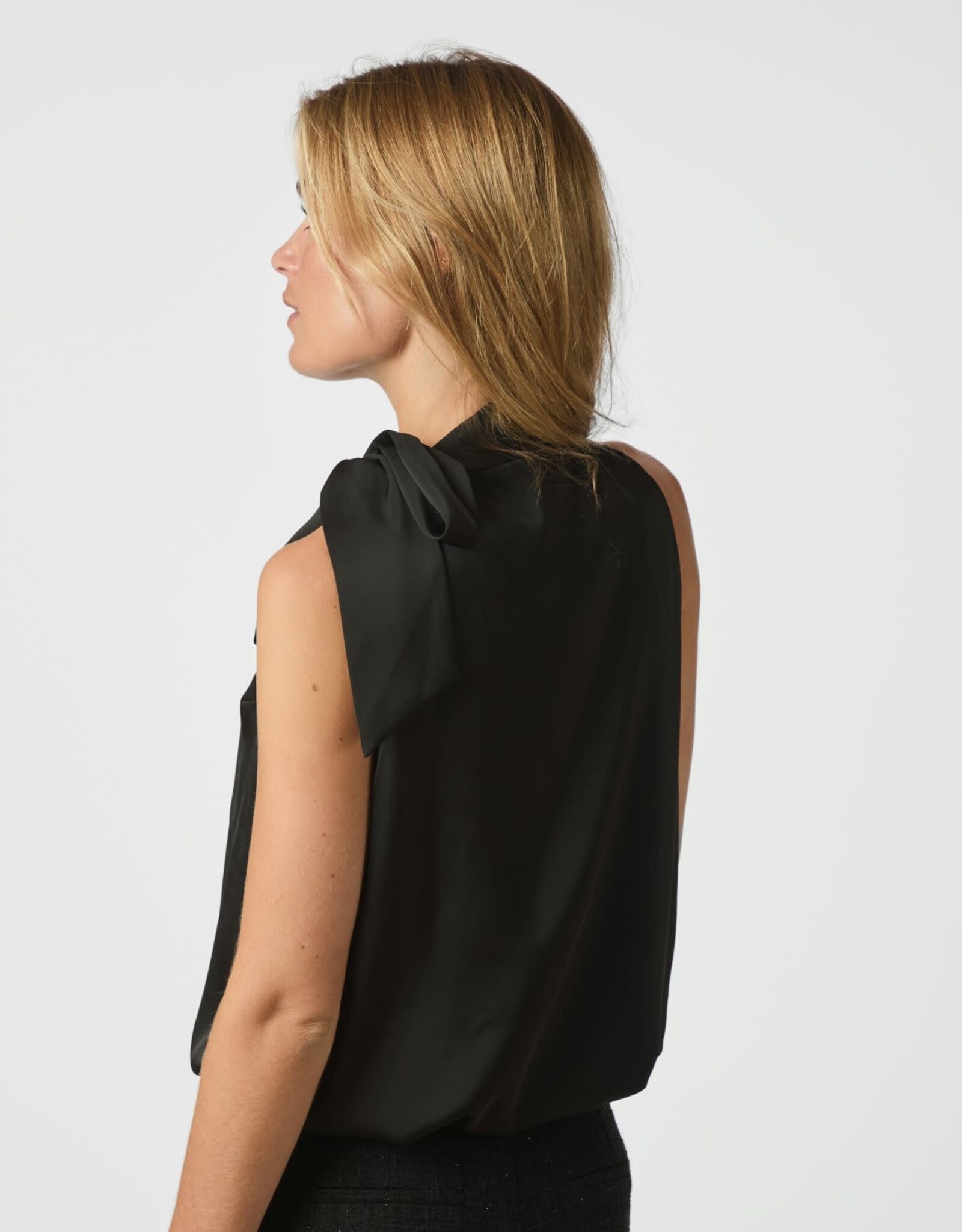 Blouse Drapy Satin 'Veda' - Black - Neo Noir