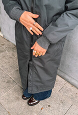 Laure+Max Lange Jas 'Giovanny' - Carbone Sans Print - Laure+Max