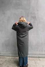 Laure+Max Lange Jas 'Giovanny' - Carbone Sans Print - Laure+Max