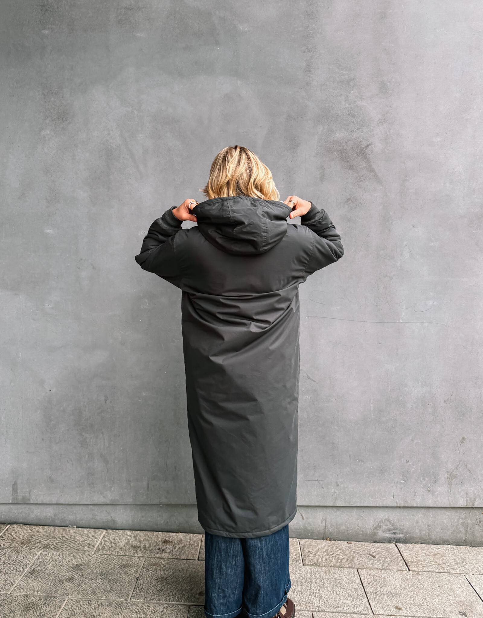 Laure+Max Lange Jas 'Giovanny' - Carbone Sans Print - Laure+Max