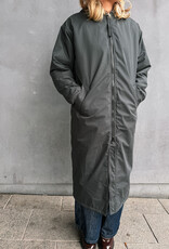 Laure+Max Lange Jas 'Giovanny' - Carbone Sans Print - Laure+Max