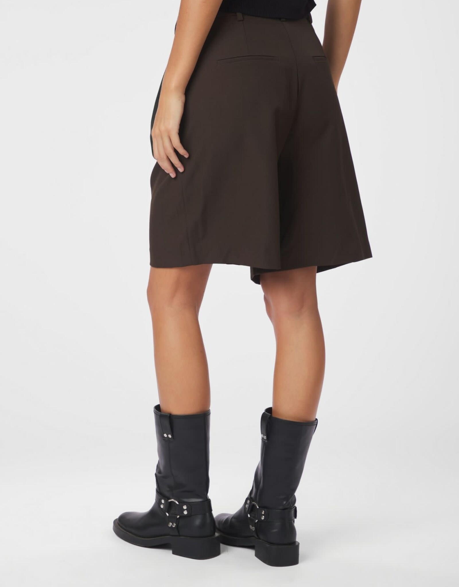 Bermuda 'Nika' - Dark Brown - Neo Noir