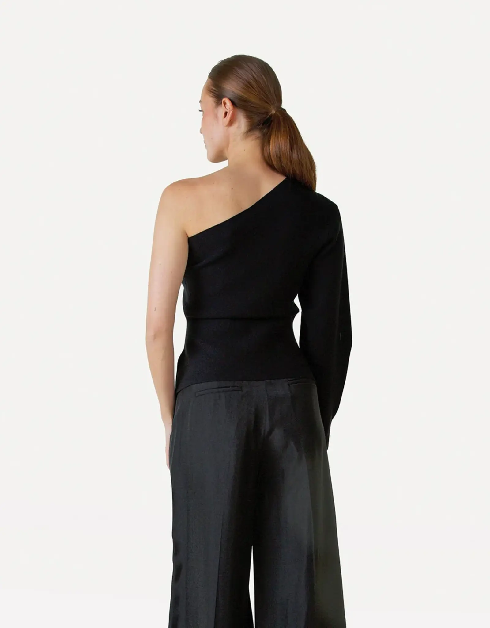 Another Label Pull Shoulder Off 'Nori' - Black - Another Label