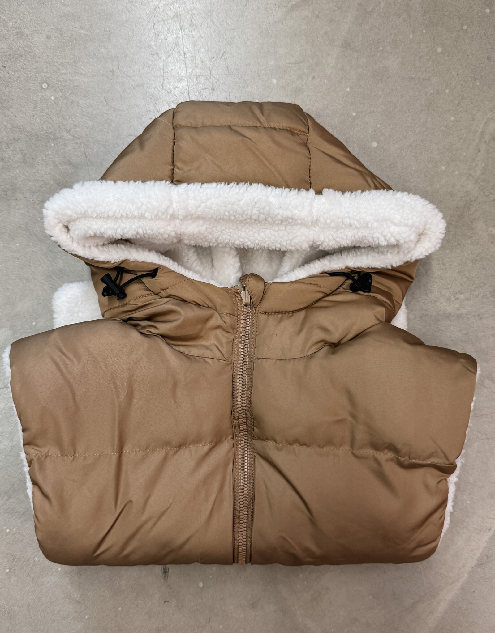 The Golden House Sas Capuche 'Tube' - Camel/Sherpa TU