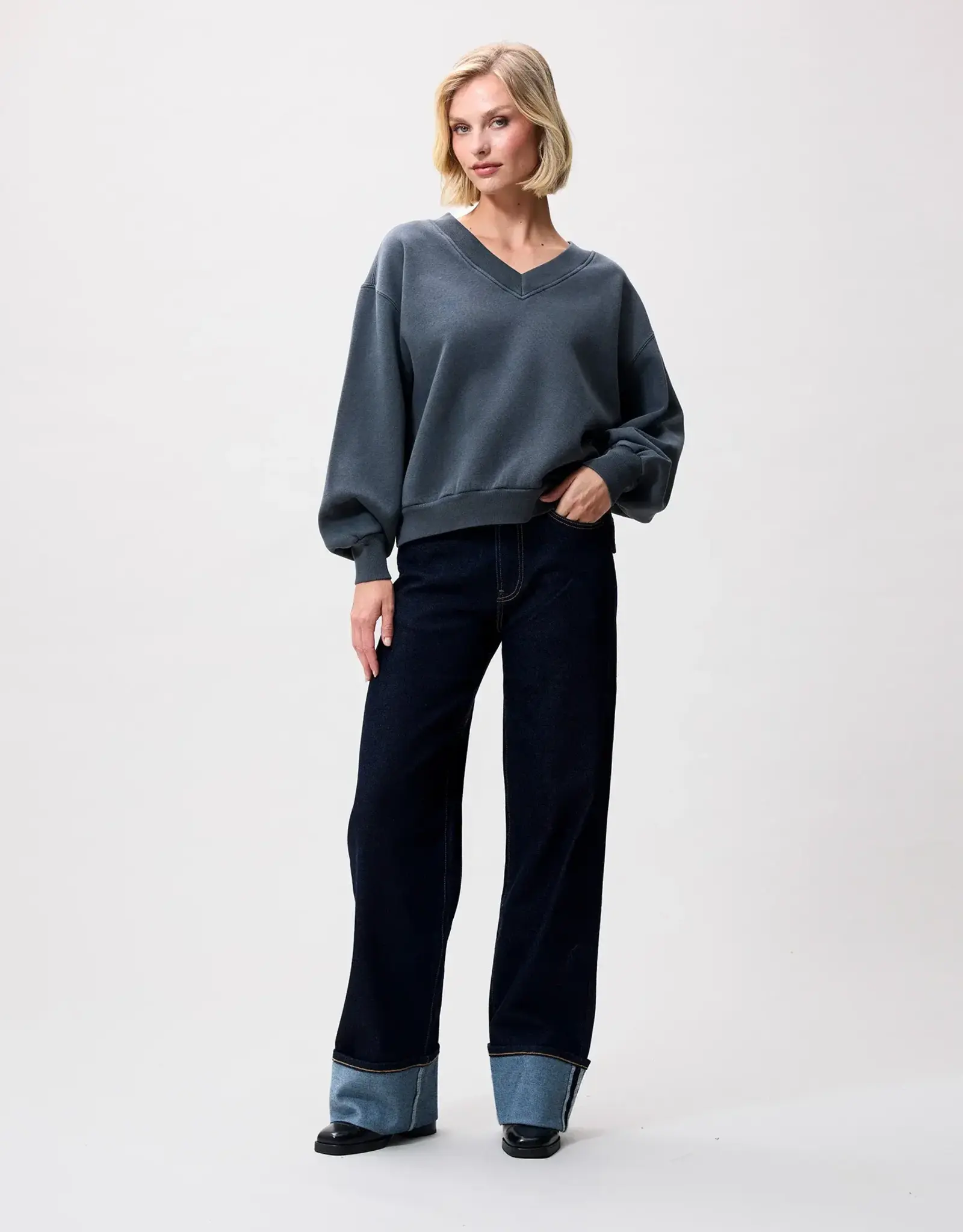 Catwalk Junkie Sweater 'Vneck' - Carbon - Catwalk Junkie