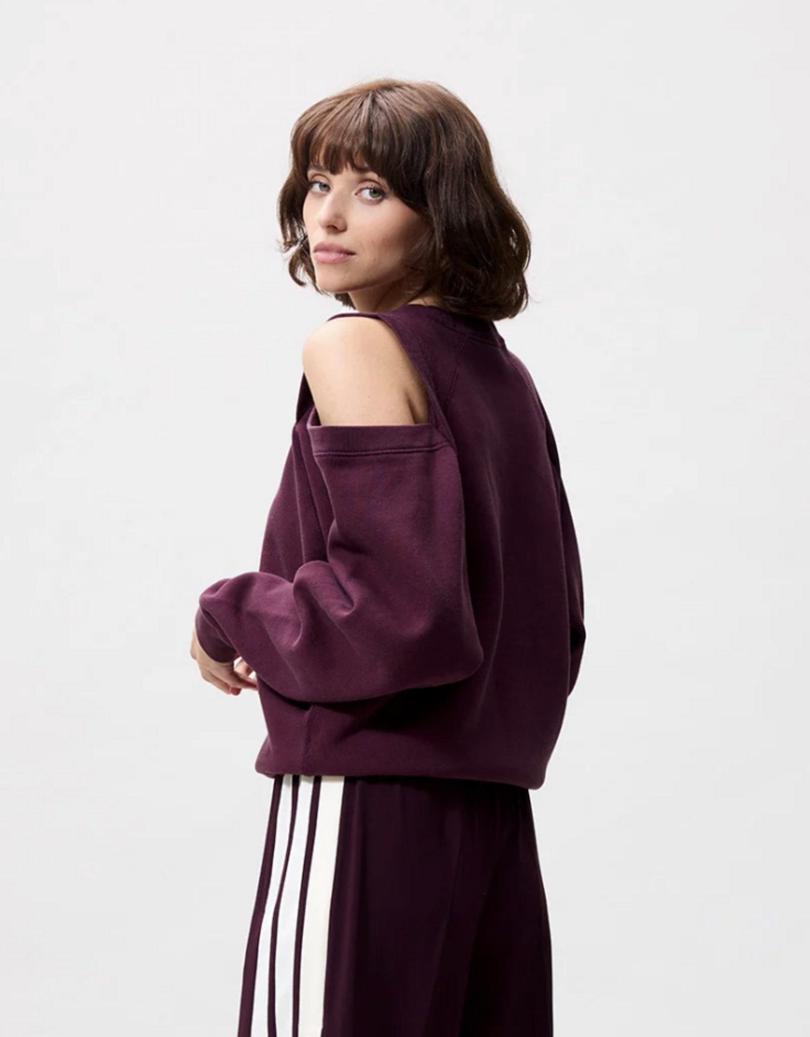 Catwalk Junkie Sweater  'With Cut Out' - Winetasting - Catwalk Junkie