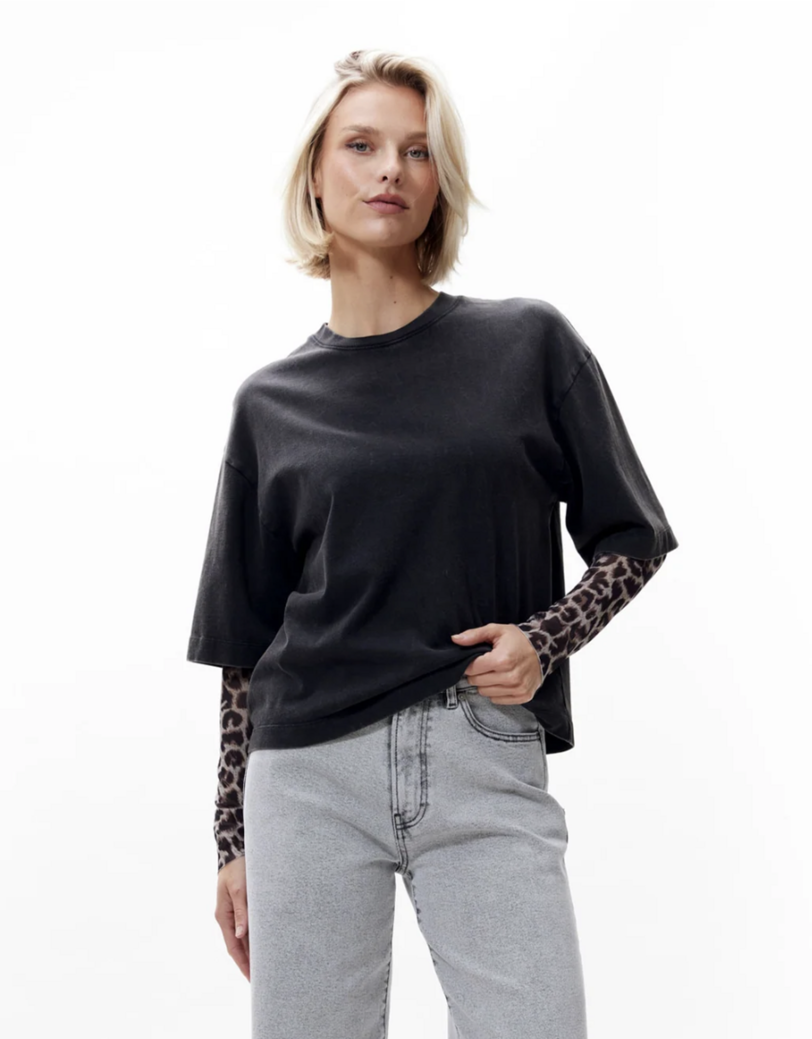 Catwalk Junkie T-Shirt Leopard Sleeves 'Loose Fit' - Faded Dark Grey - Catwalk Junkie