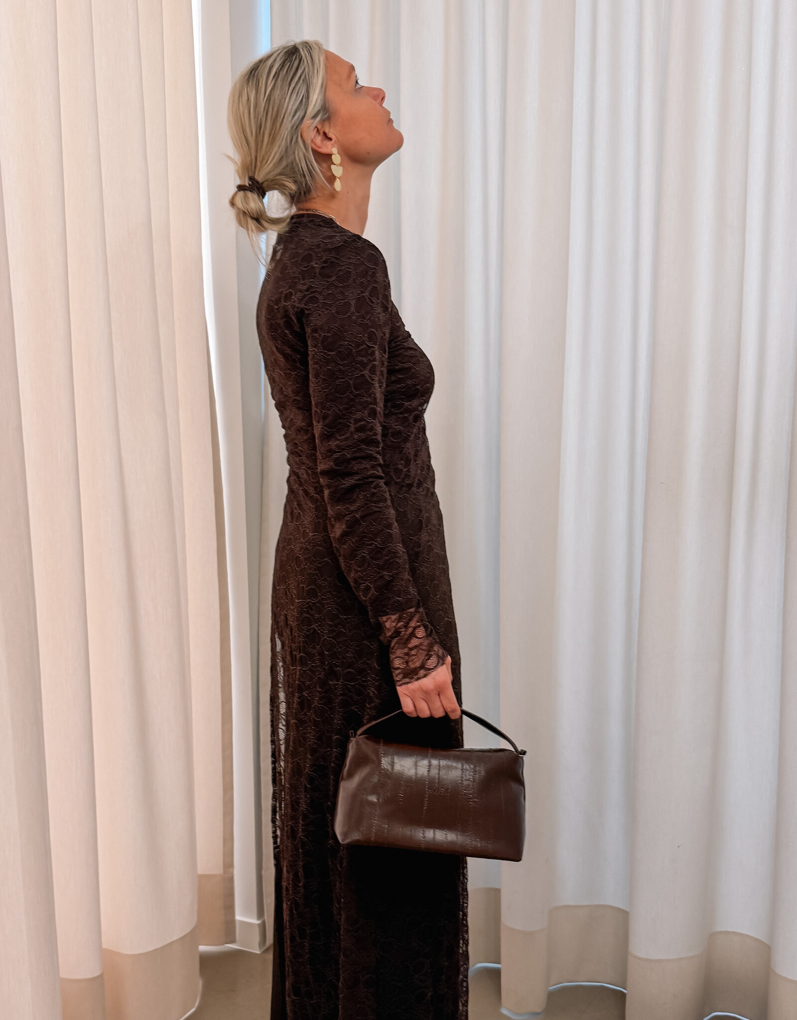 The Golden House Sarl Lange Jurk Kant  'Grace' - Choco TU