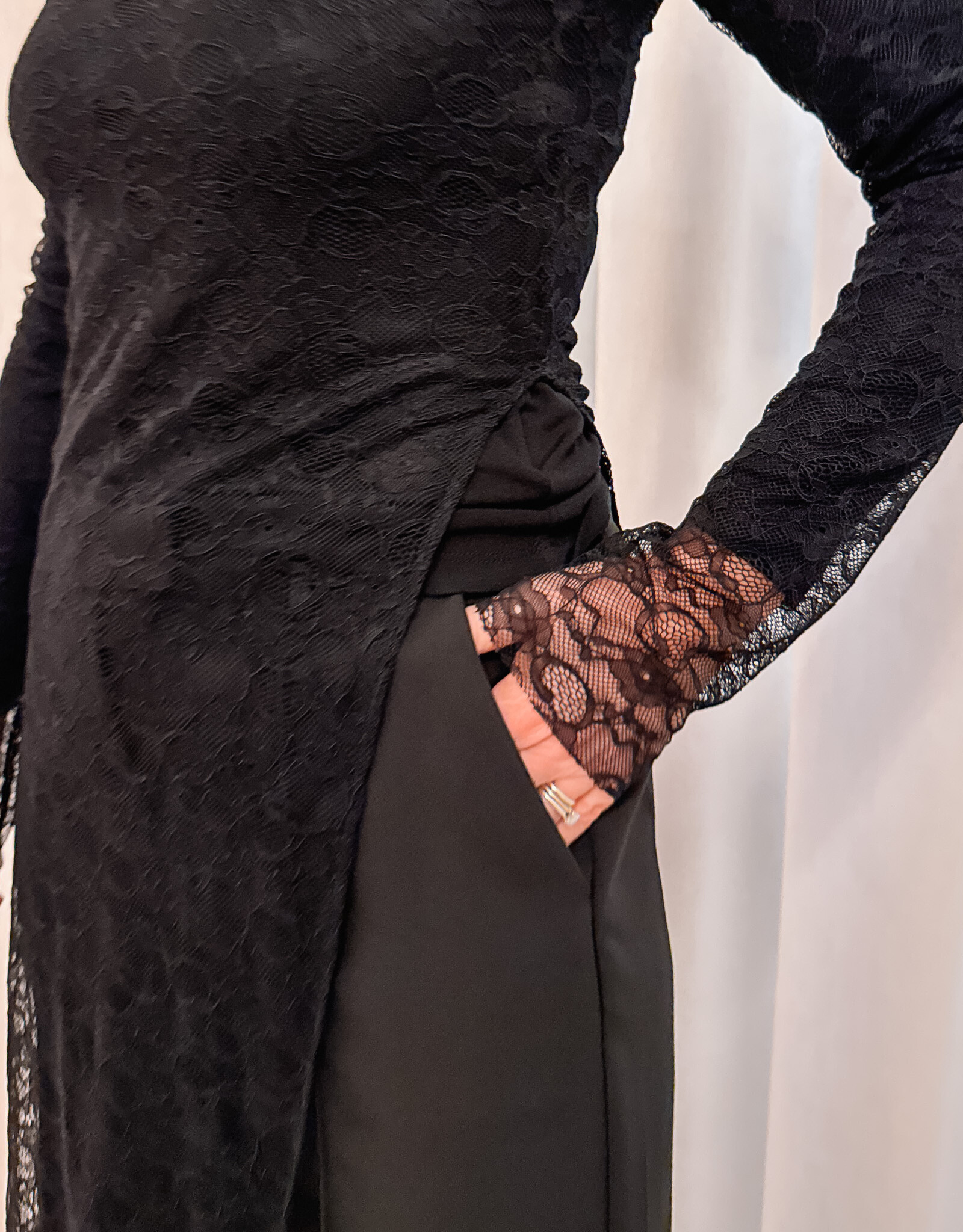 The Golden House Sarl Lange Jurk Kant  'Grace' - Black TU