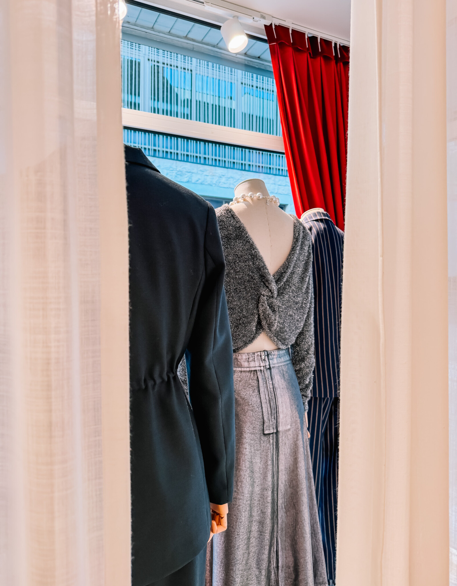 Another Label Pull 'Adea' - Dark Grey - Another Label