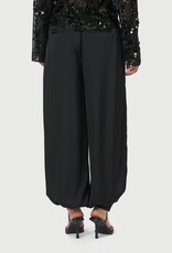Broek Drapy Satin Balloon 'Fayla' - Black - Neo Noir