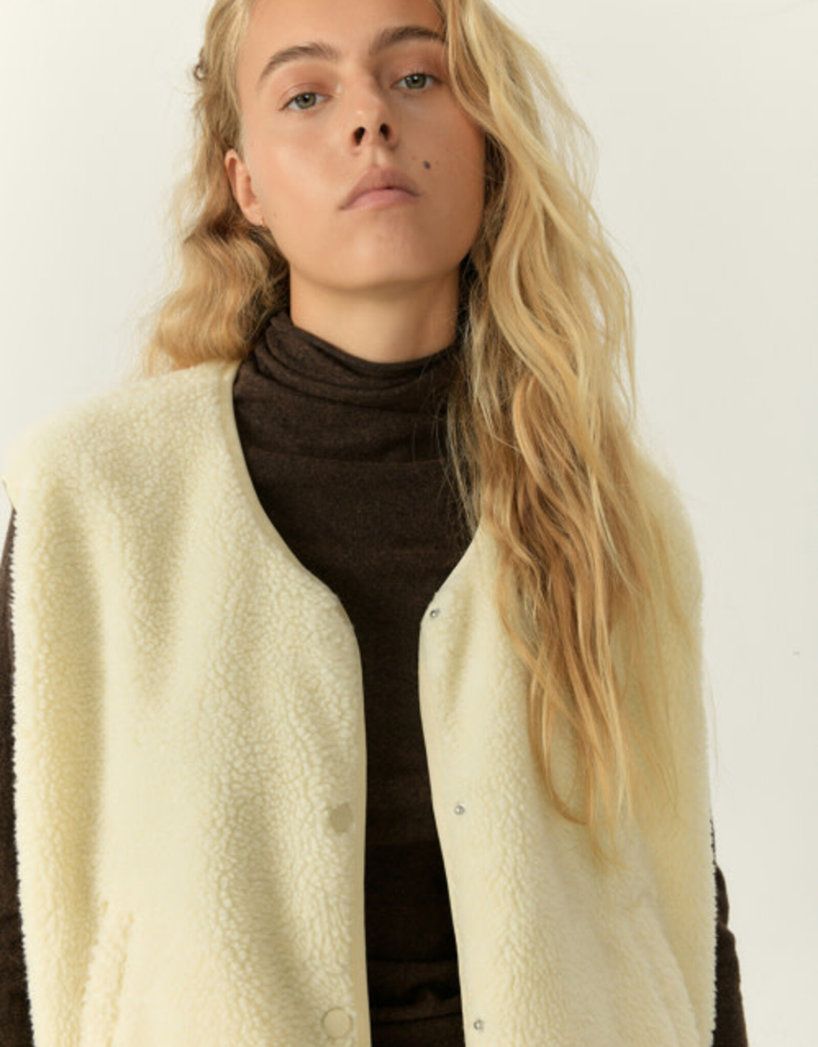 American Vintage Mouwloos Vestje 'Hoktown' - Ecru - American Vintage