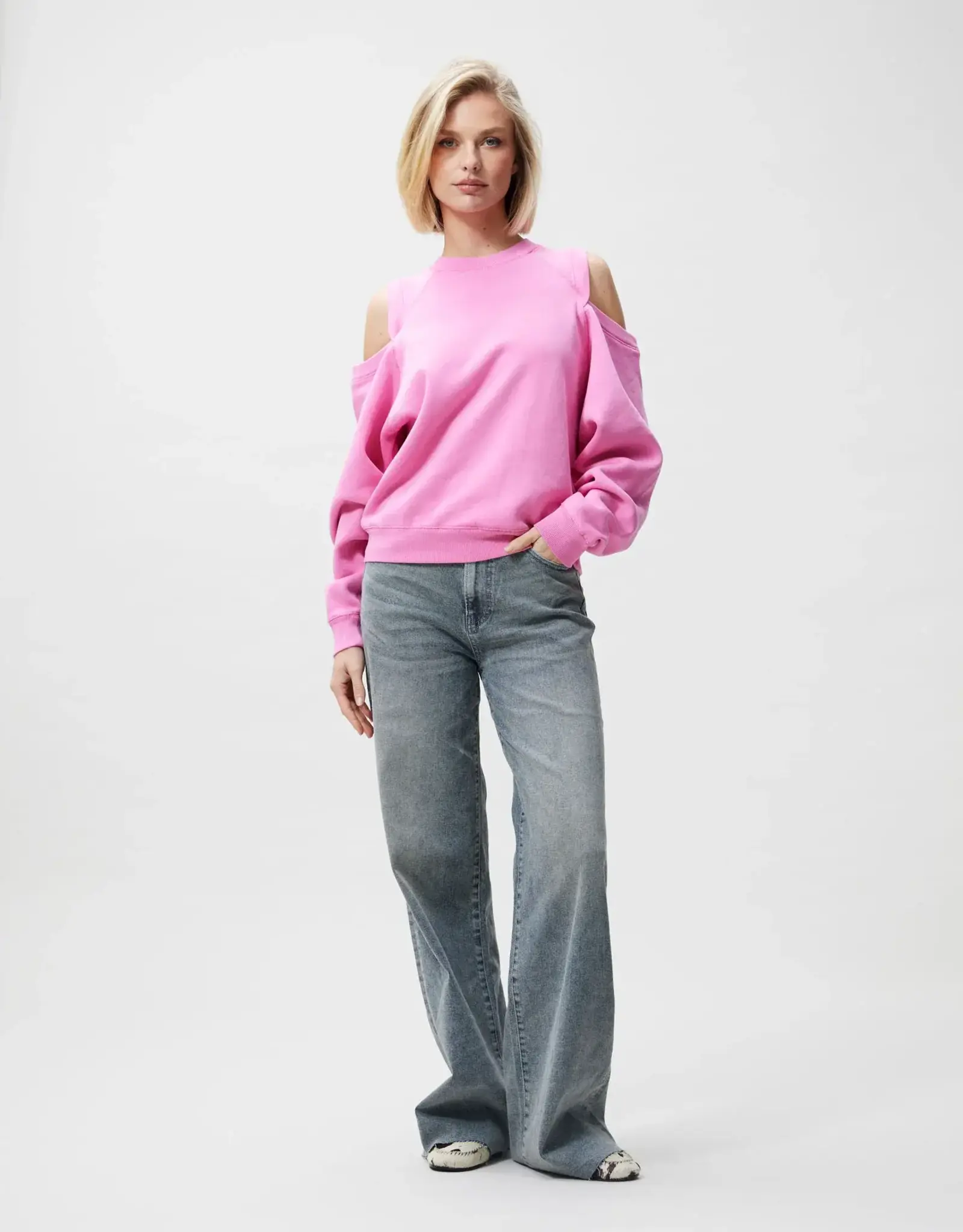 Catwalk Junkie Sweater  'With Cut Out' - Rosebloom - Catwalk Junkie