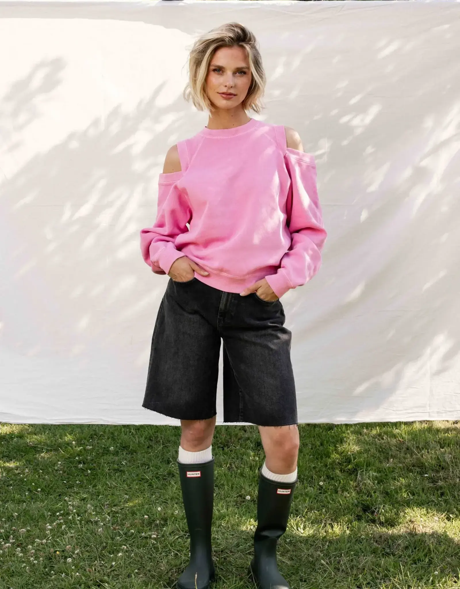 Catwalk Junkie Sweater  'With Cut Out' - Rosebloom - Catwalk Junkie