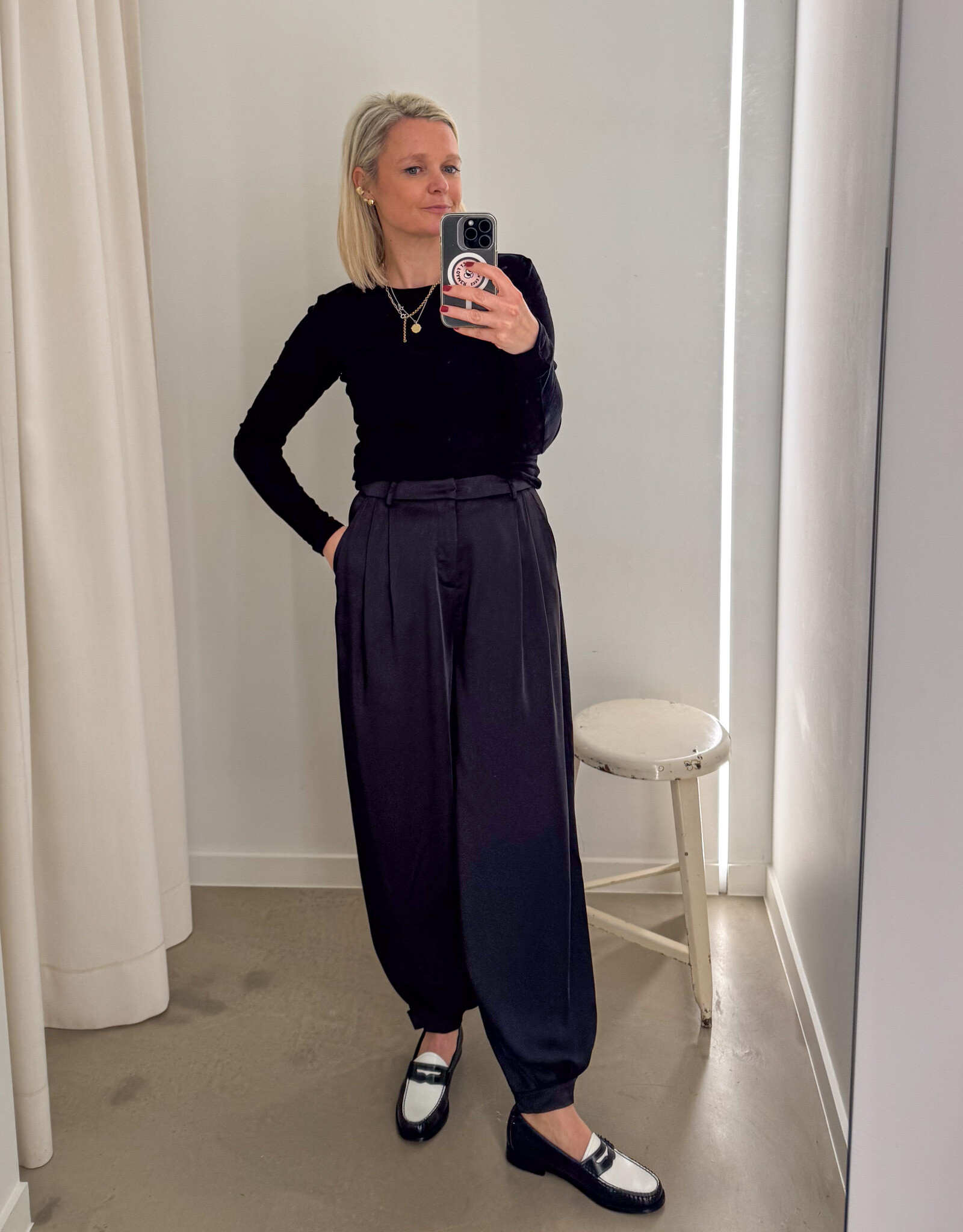 Broek Drapy Satin Balloon 'Fayla' - Black - Neo Noir