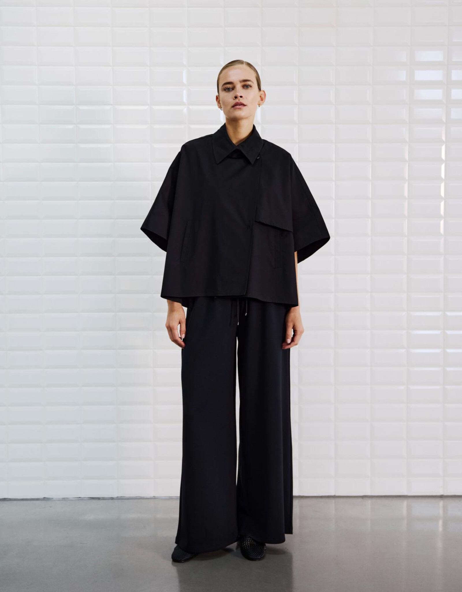 Withblack Trench Cape 'Medusa' - Black - Withblack