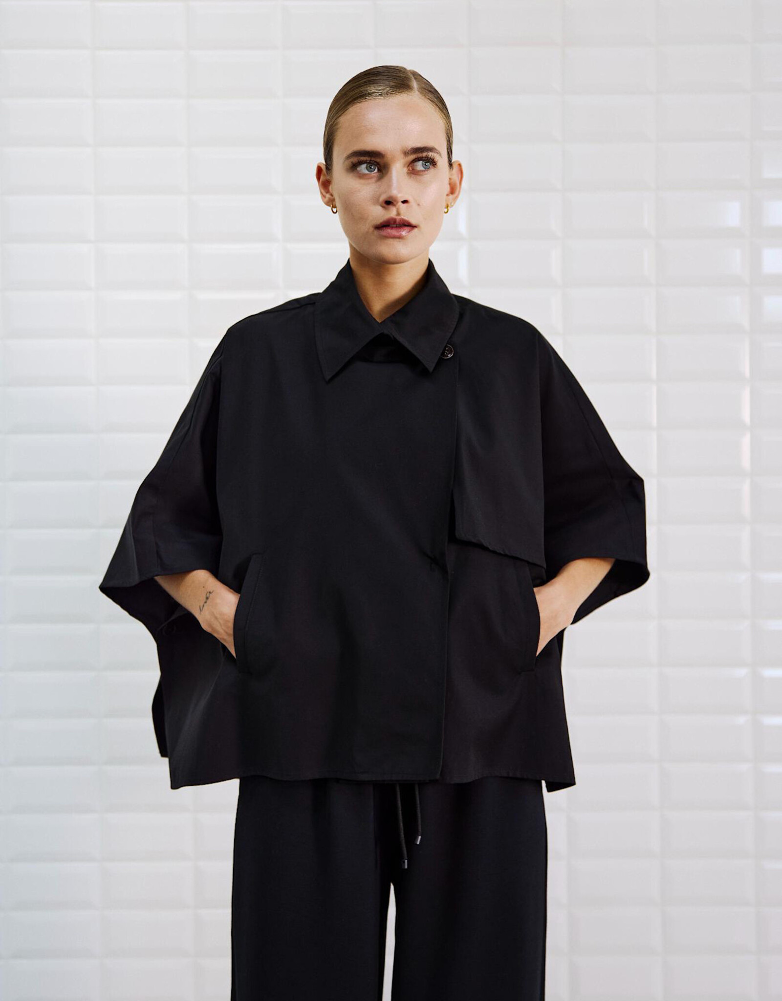 Withblack Trench Cape 'Medusa' - Black - Withblack