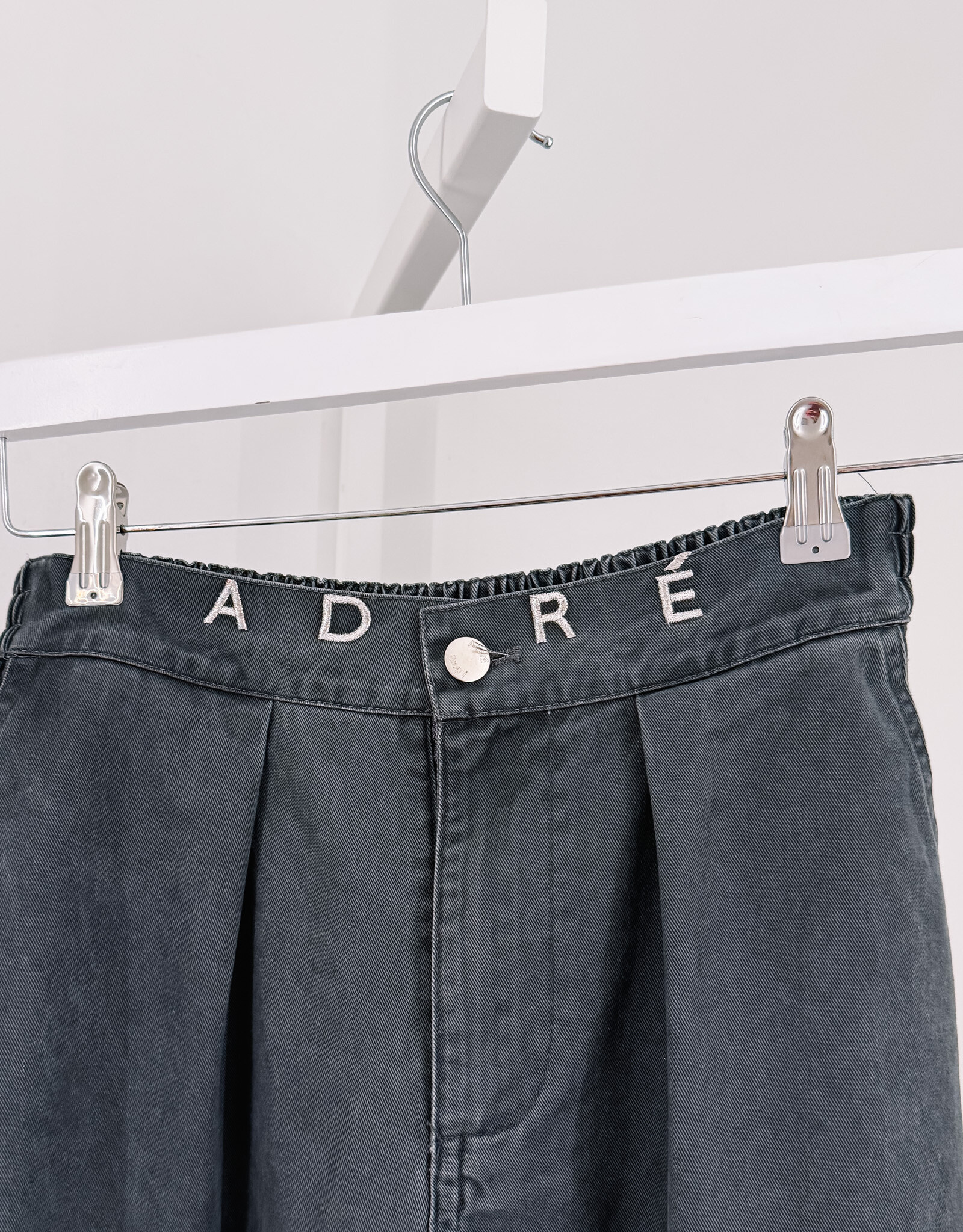 The Golden House Ad Broek 'Tiago' - Anthracite - Adoré