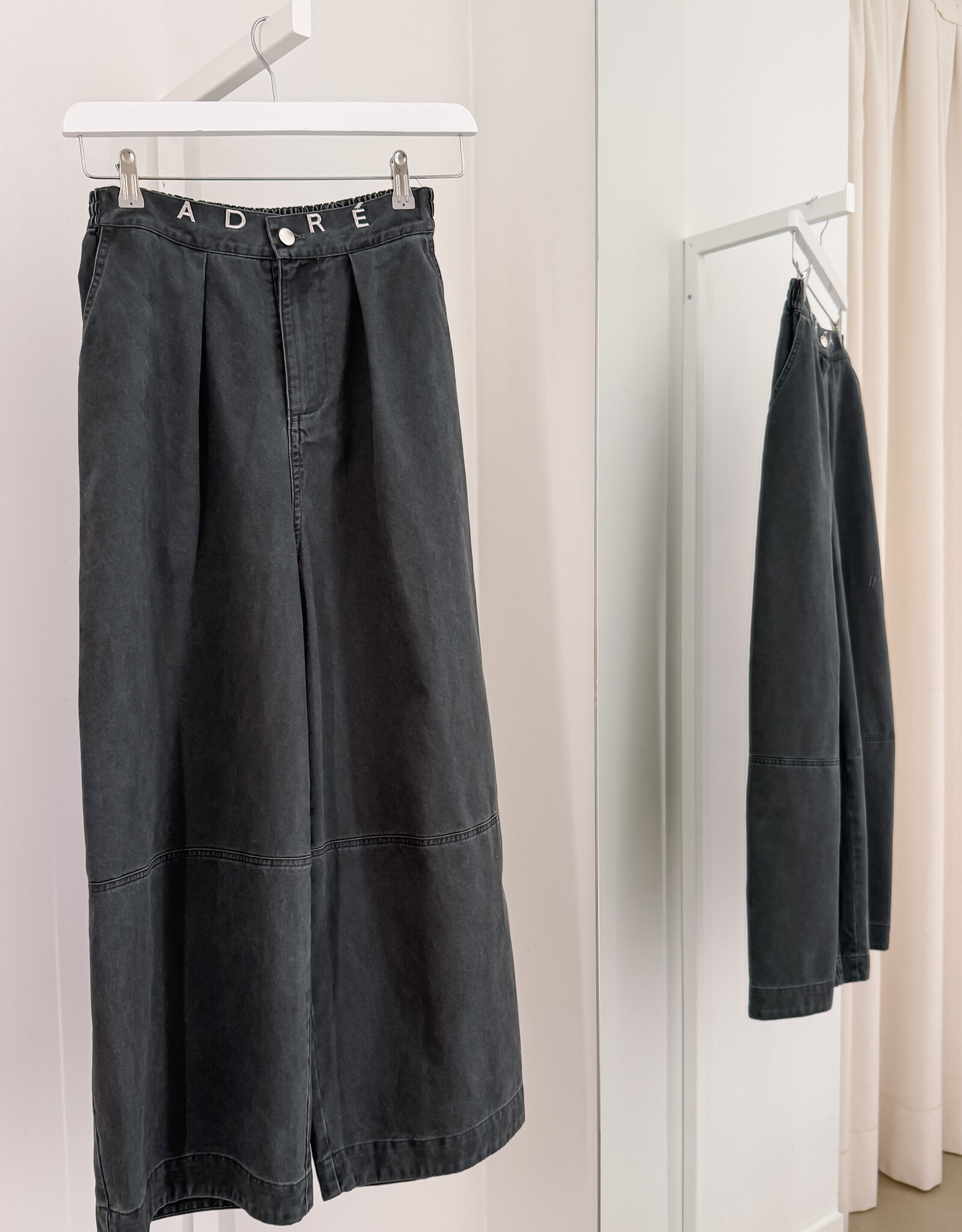 The Golden House Ad Broek 'Tiago' - Anthracite - Adoré