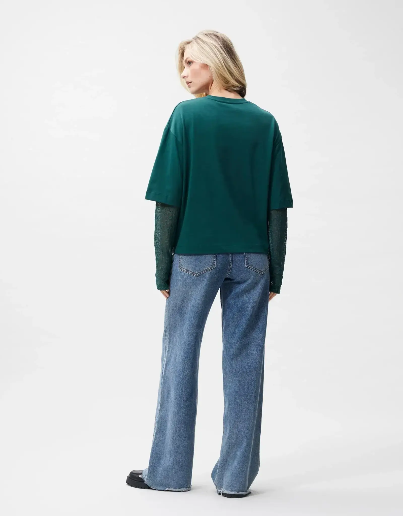 Catwalk Junkie T-Shirt Lange Mouw 'Lace Sleeves' - Sea Moss - Catwalk Junkie