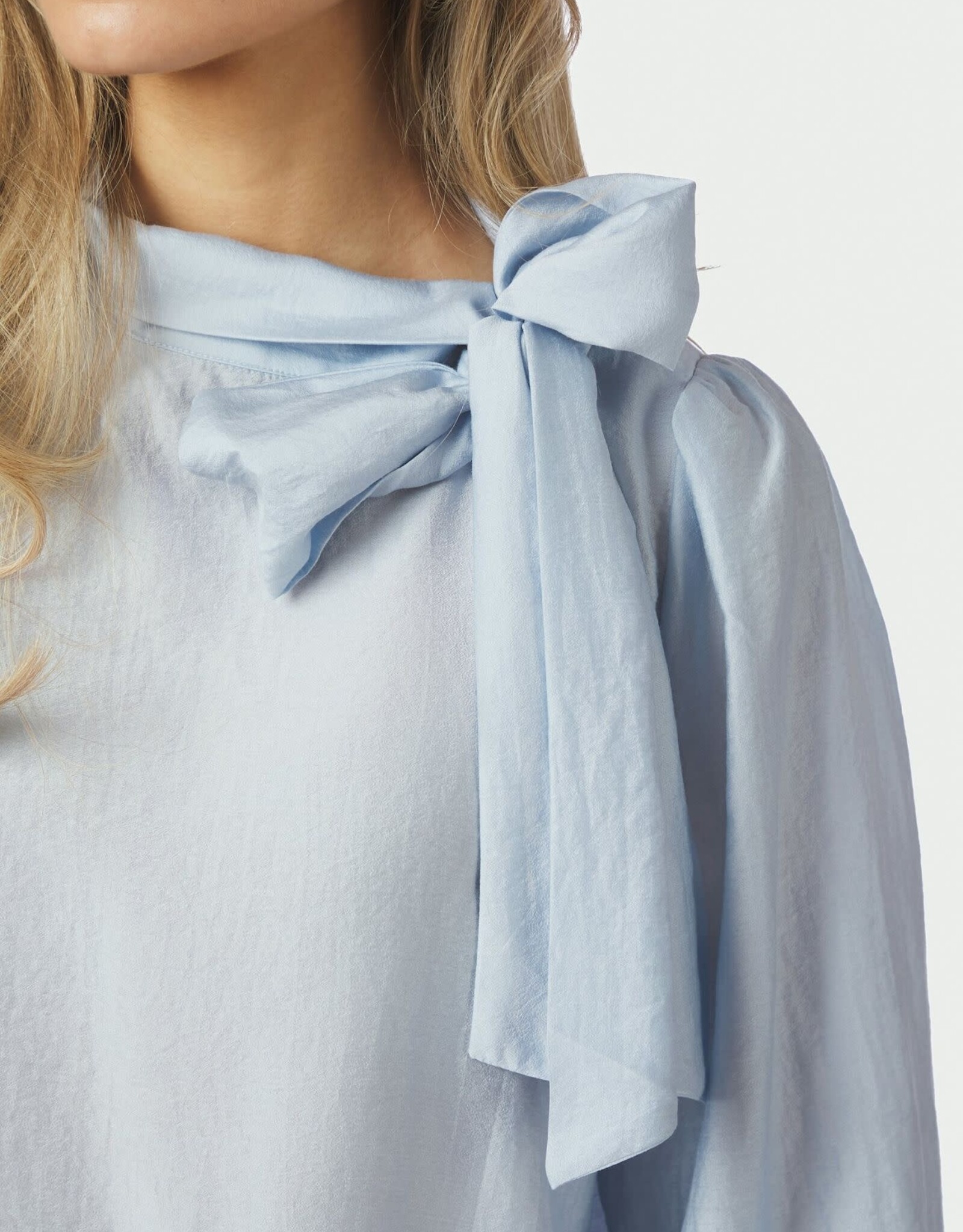 Blouse 'Selene' - Light Blue - Neo Noir