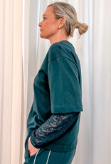 Catwalk Junkie T-Shirt Lange Mouw 'Lace Sleeves' - Sea Moss - Catwalk Junkie