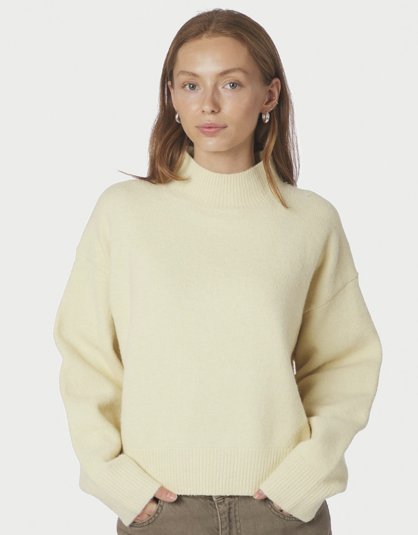 Pull 'Paulina' - Butter Yellow - Neo Noir