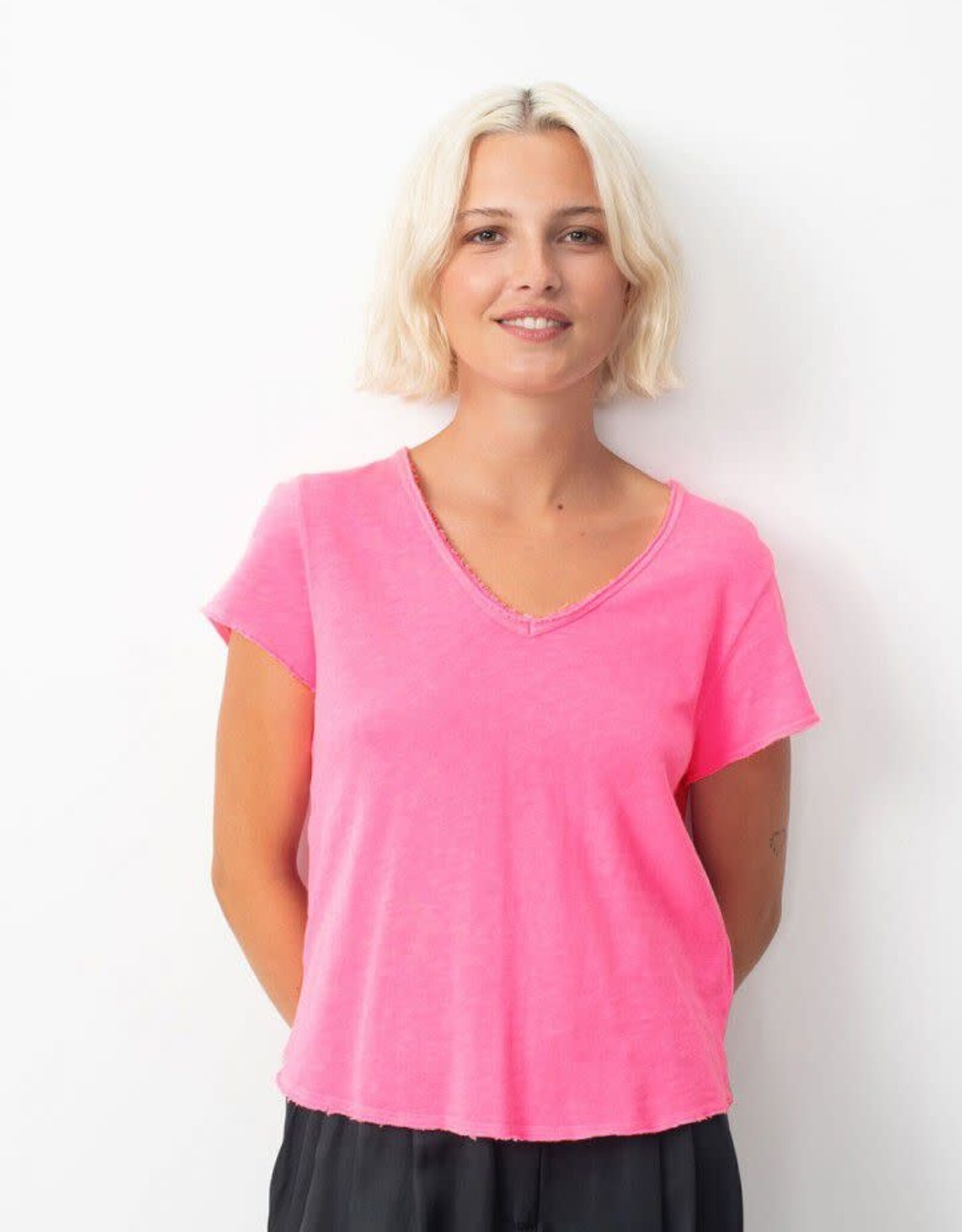 American Vintage T-Shirt V-Hals 'Sonoma' - Pink Acid Fluo - Son02AG - American Vintage