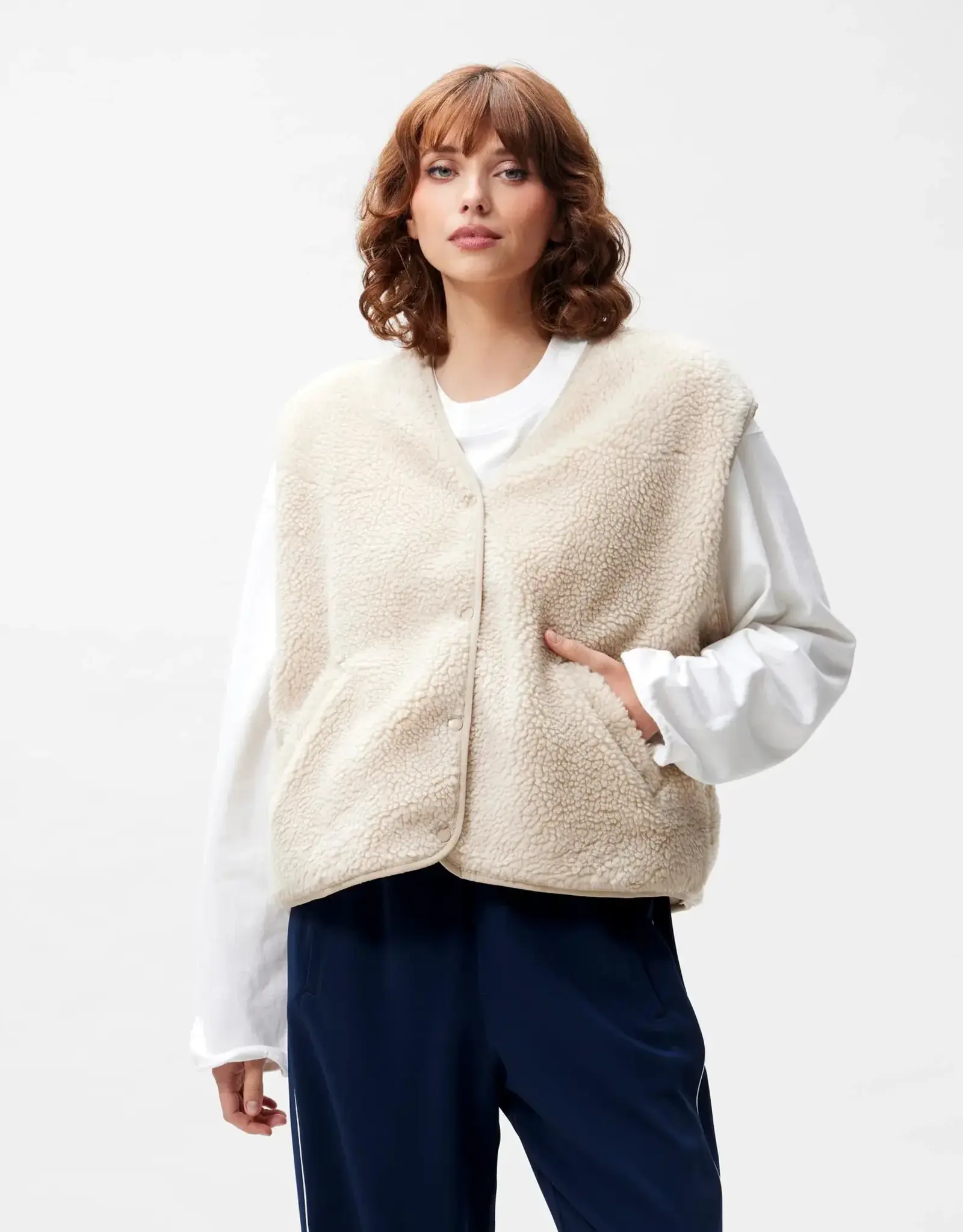 Catwalk Junkie Bodywarmer 'Teddy' - Cement - Catwalk Junkie