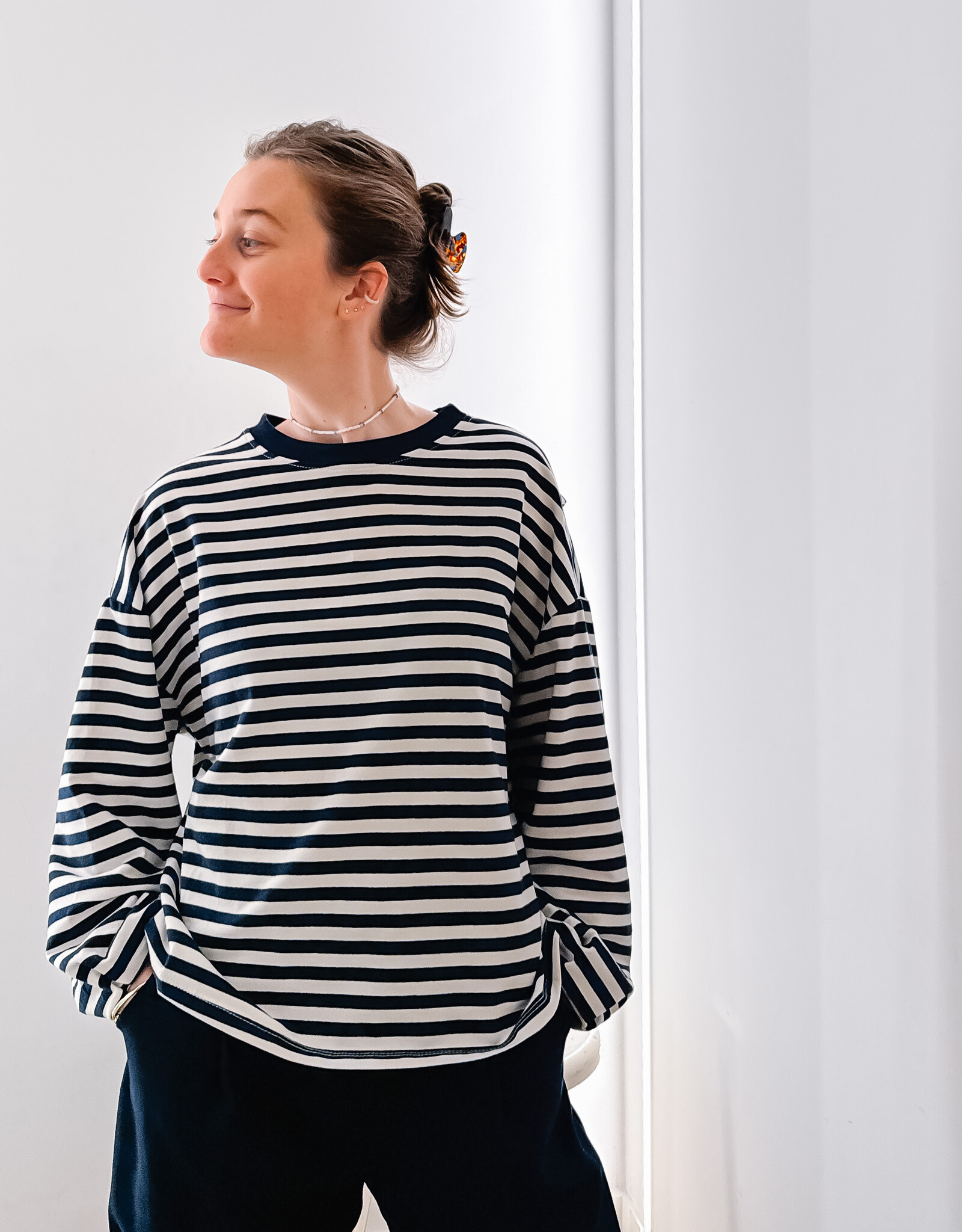 The Golden House Mom T-Shirt Long Sleeve 'Otie' - Navy/White TU