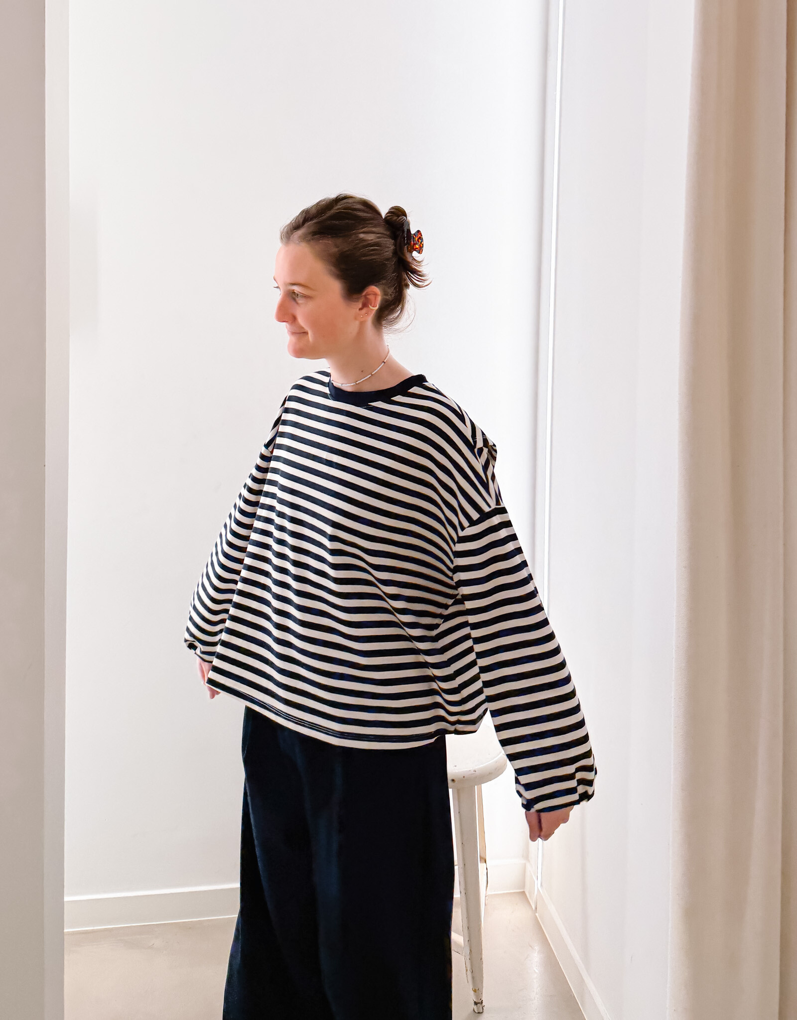 The Golden House Mom T-Shirt Long Sleeve 'Otie' - Navy/White TU