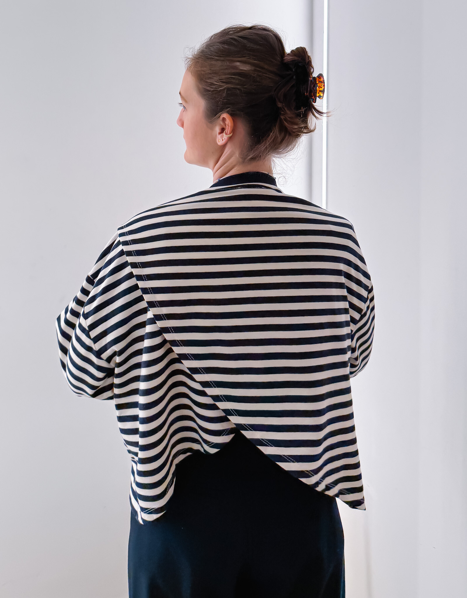 The Golden House Mom T-Shirt Long Sleeve 'Otie' - Navy/White TU