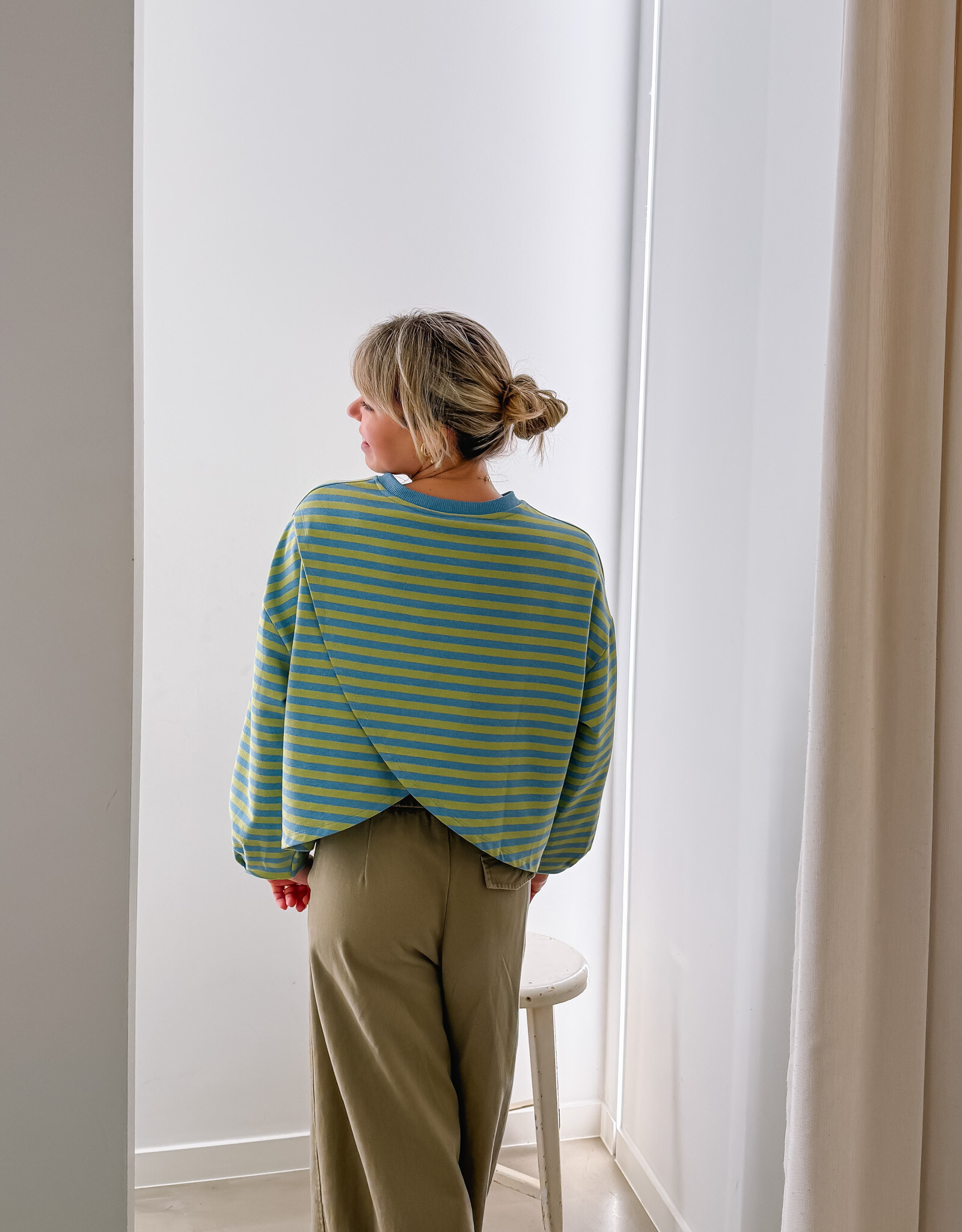 The Golden House Mom T-Shirt Long Sleeve 'Otie' - Lemon/Blue TU