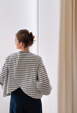 The Golden House Mom T-Shirt Long Sleeve 'Otie' - Grey/White TU