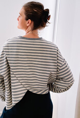 The Golden House Mom T-Shirt Long Sleeve 'Otie' - Grey/White TU