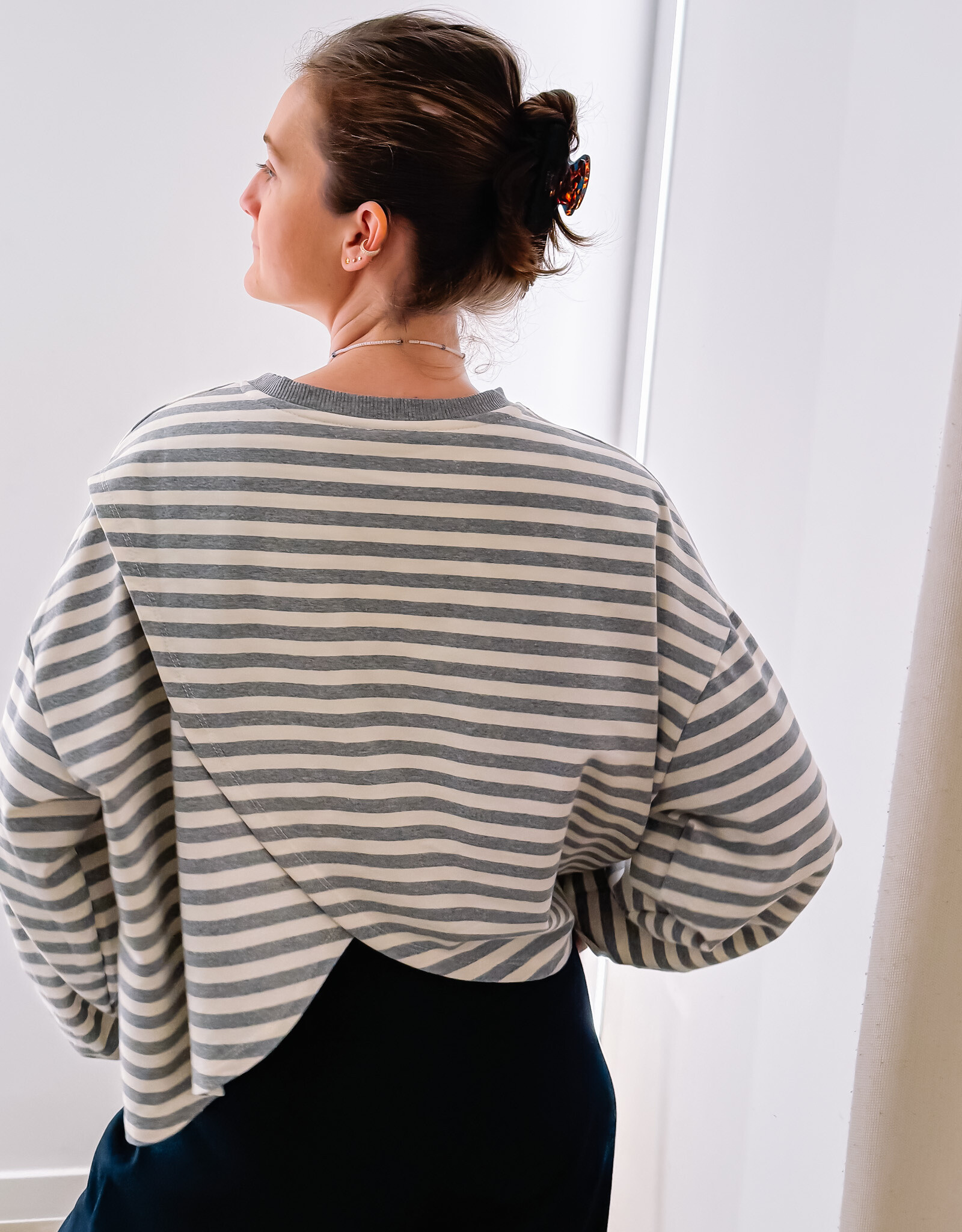 The Golden House Mom T-Shirt Long Sleeve 'Otie' - Grey/White TU