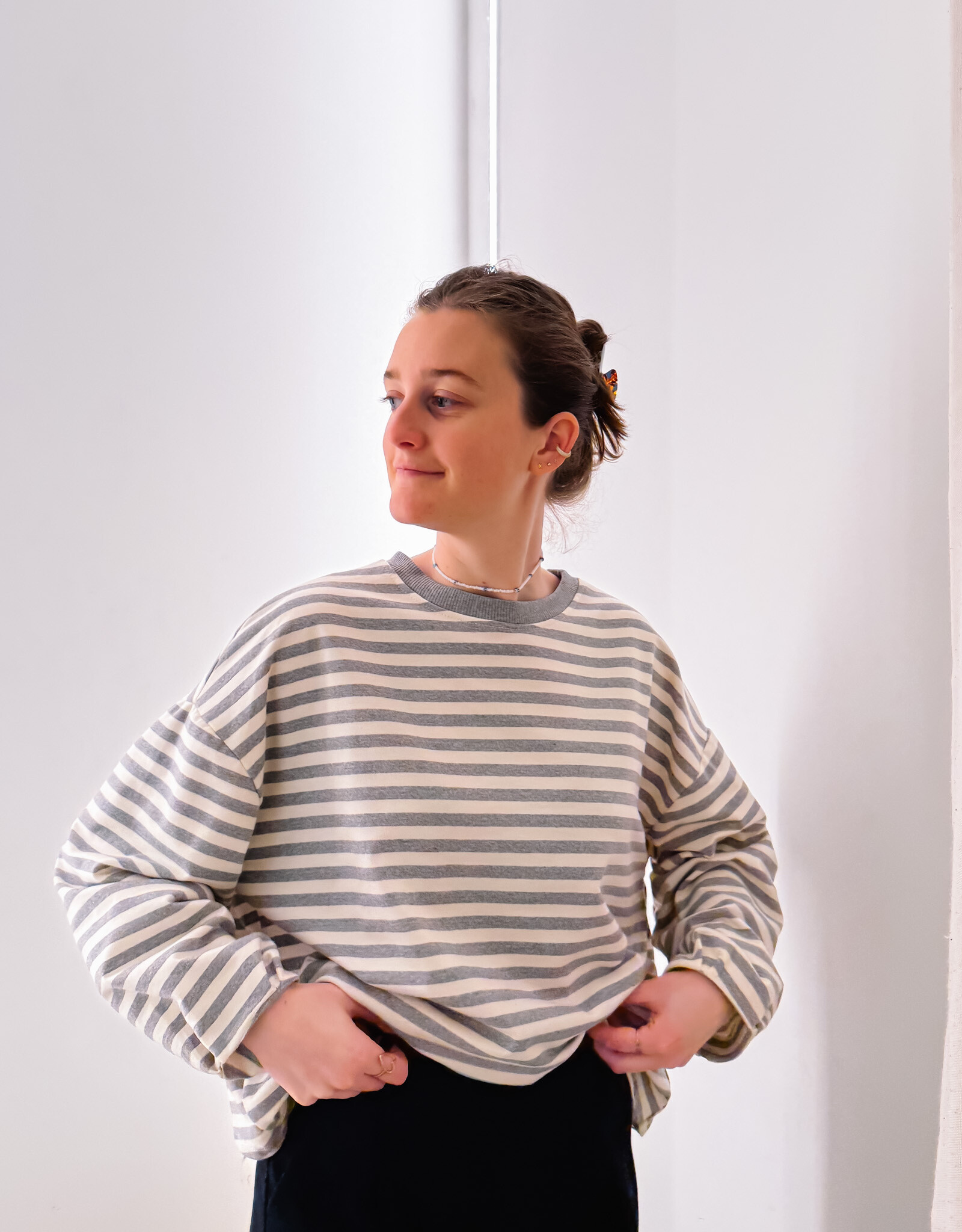 The Golden House Mom T-Shirt Long Sleeve 'Otie' - Grey/White TU