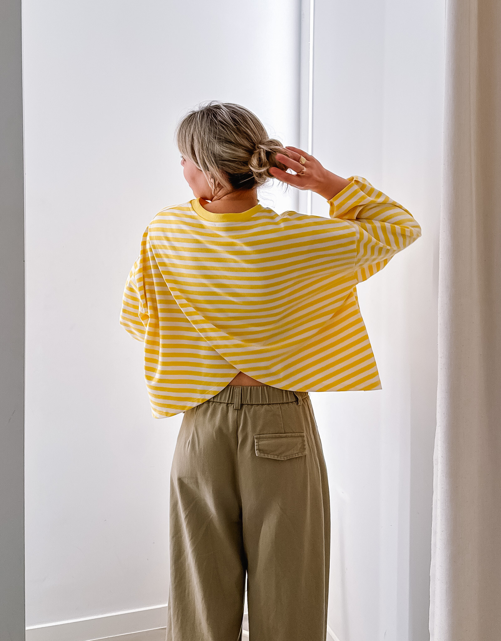 The Golden House Mom T-Shirt Long Sleeve 'Otie' - Yellow/White TU