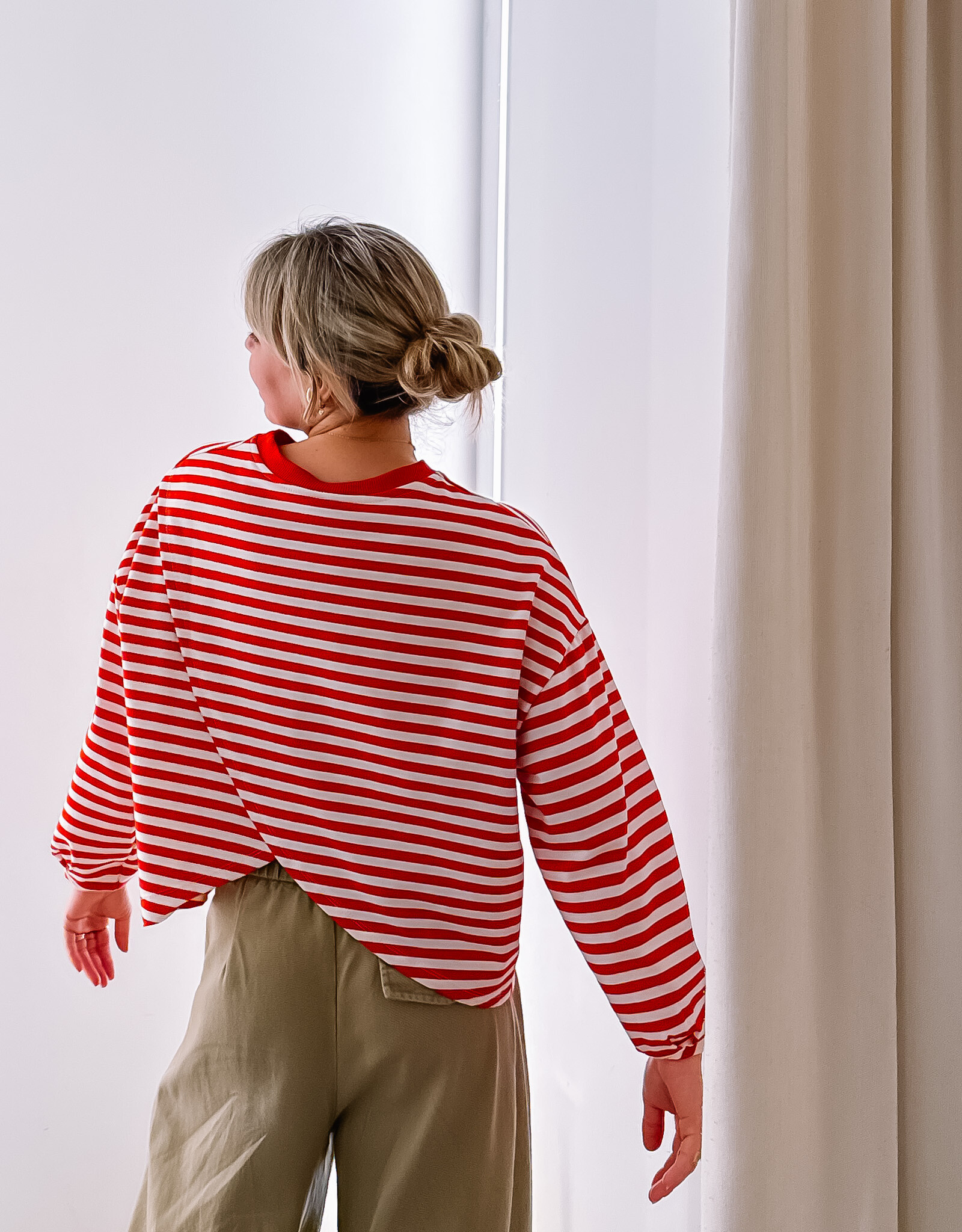 The Golden House Mom T-Shirt Long Sleeve 'Otie' - Red/White TU