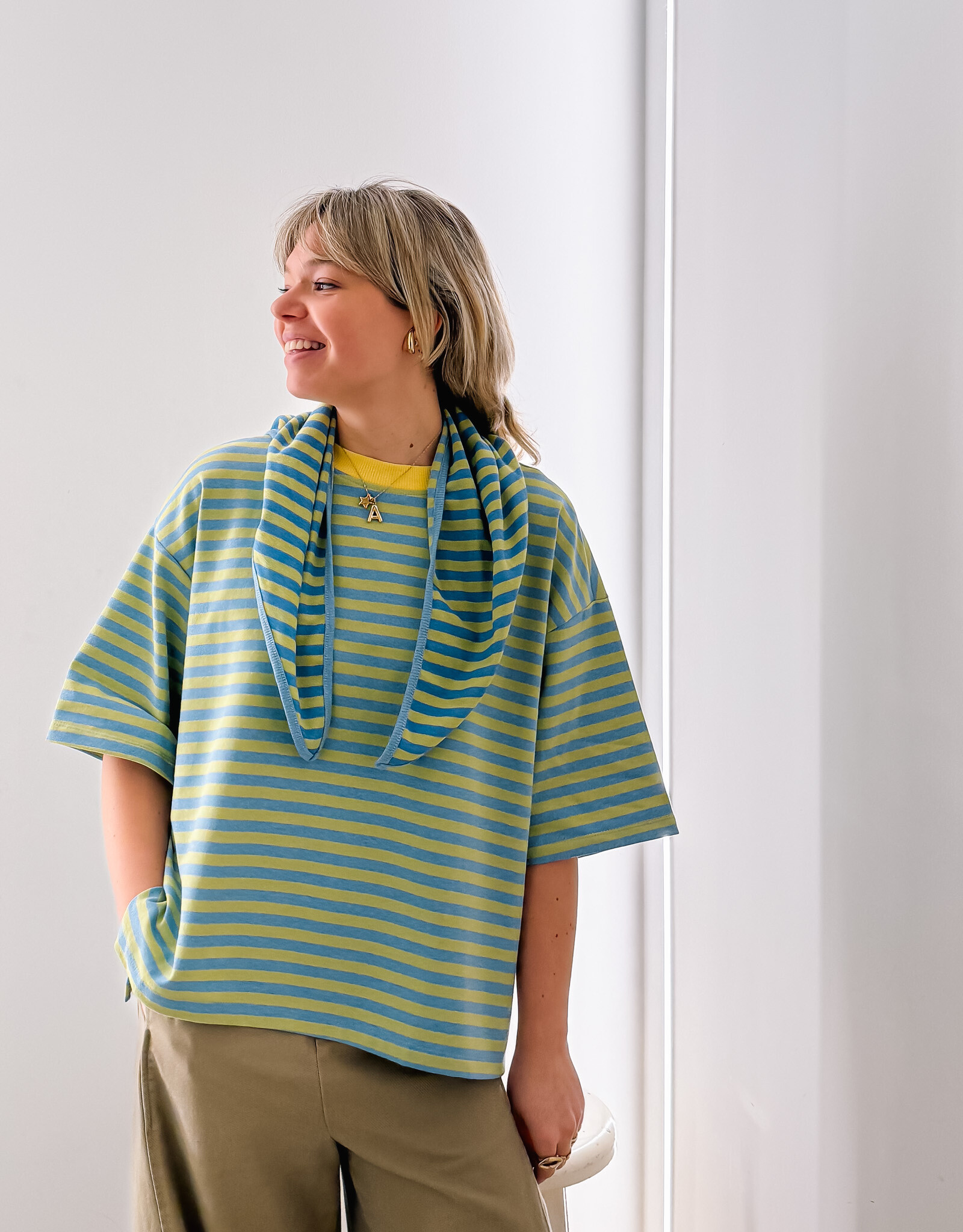 The Golden House Mom T-Shirt Met Sjaaltje 'Rox' - Lemon/Blue TU