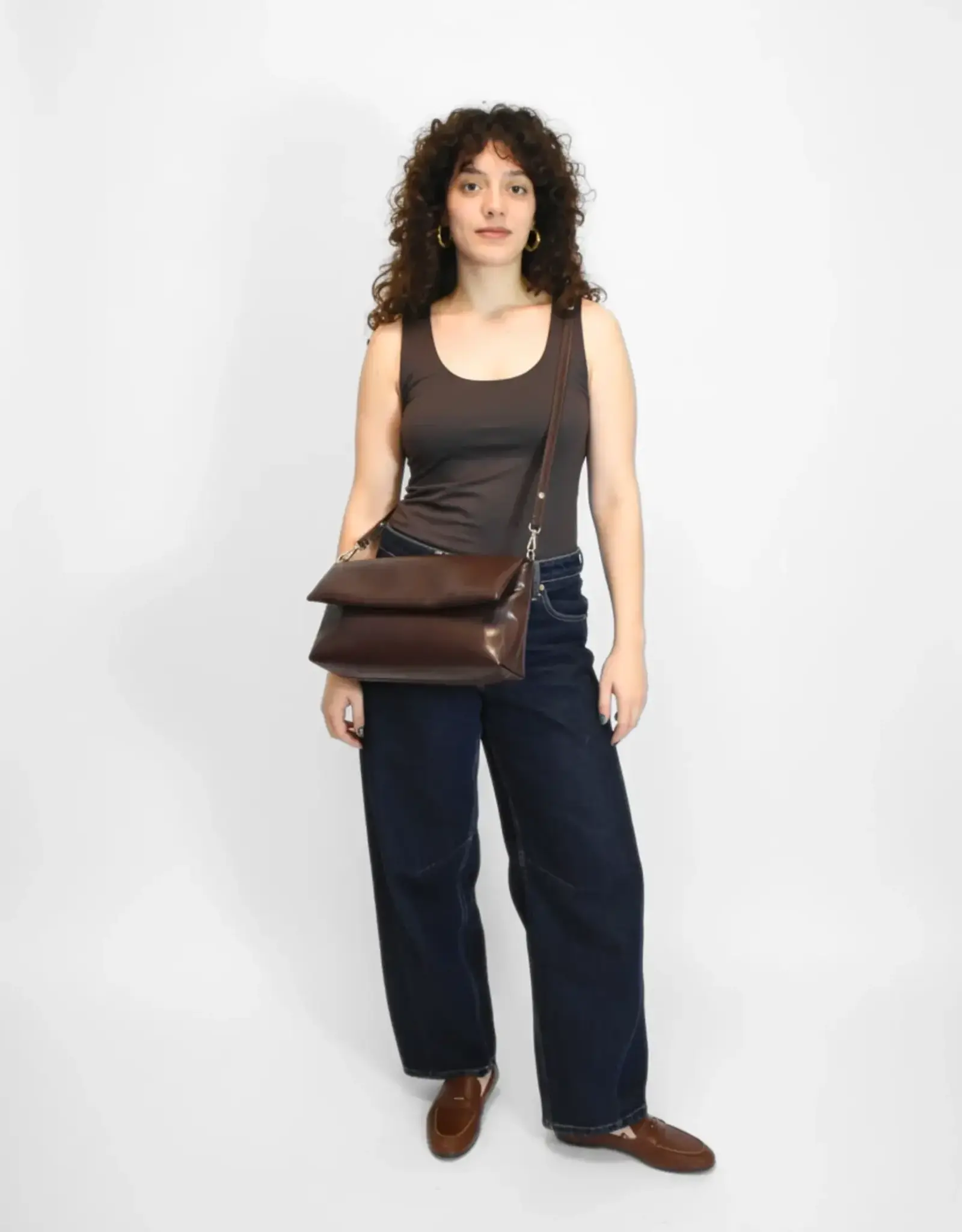 HVISK Handtas 'Arlene Glossy Structure'  - Cocoa - Hvisk