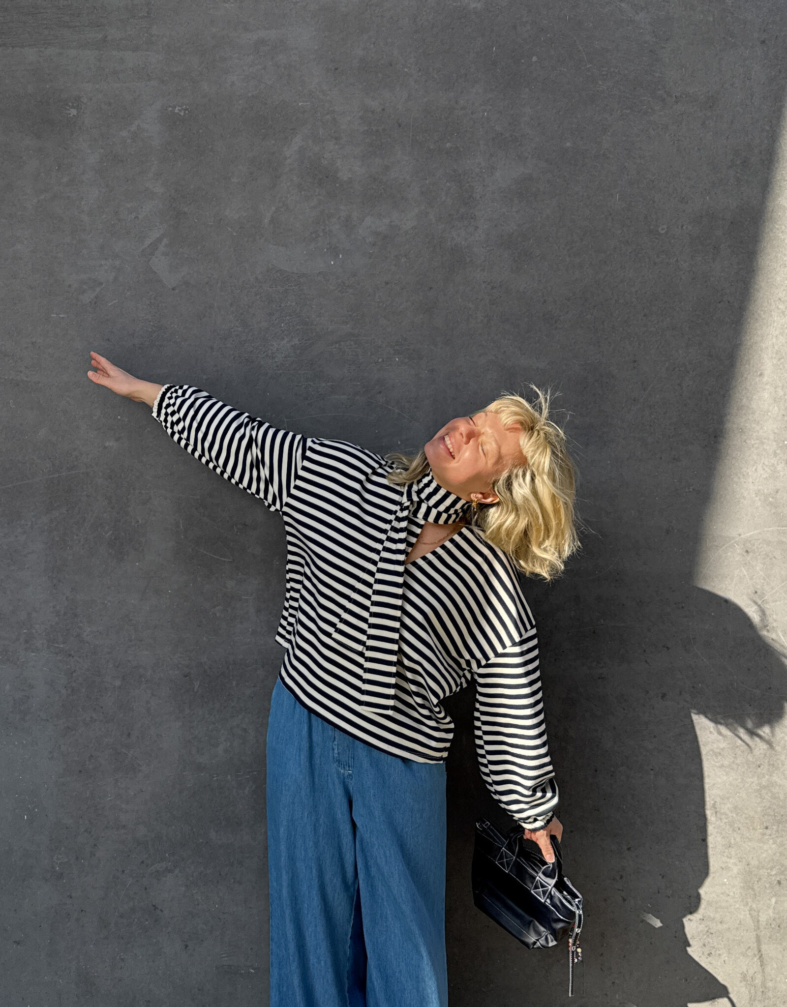 The Golden House Mom T-Shirt Long Sleeve 'Tiny' - Navy/White TU