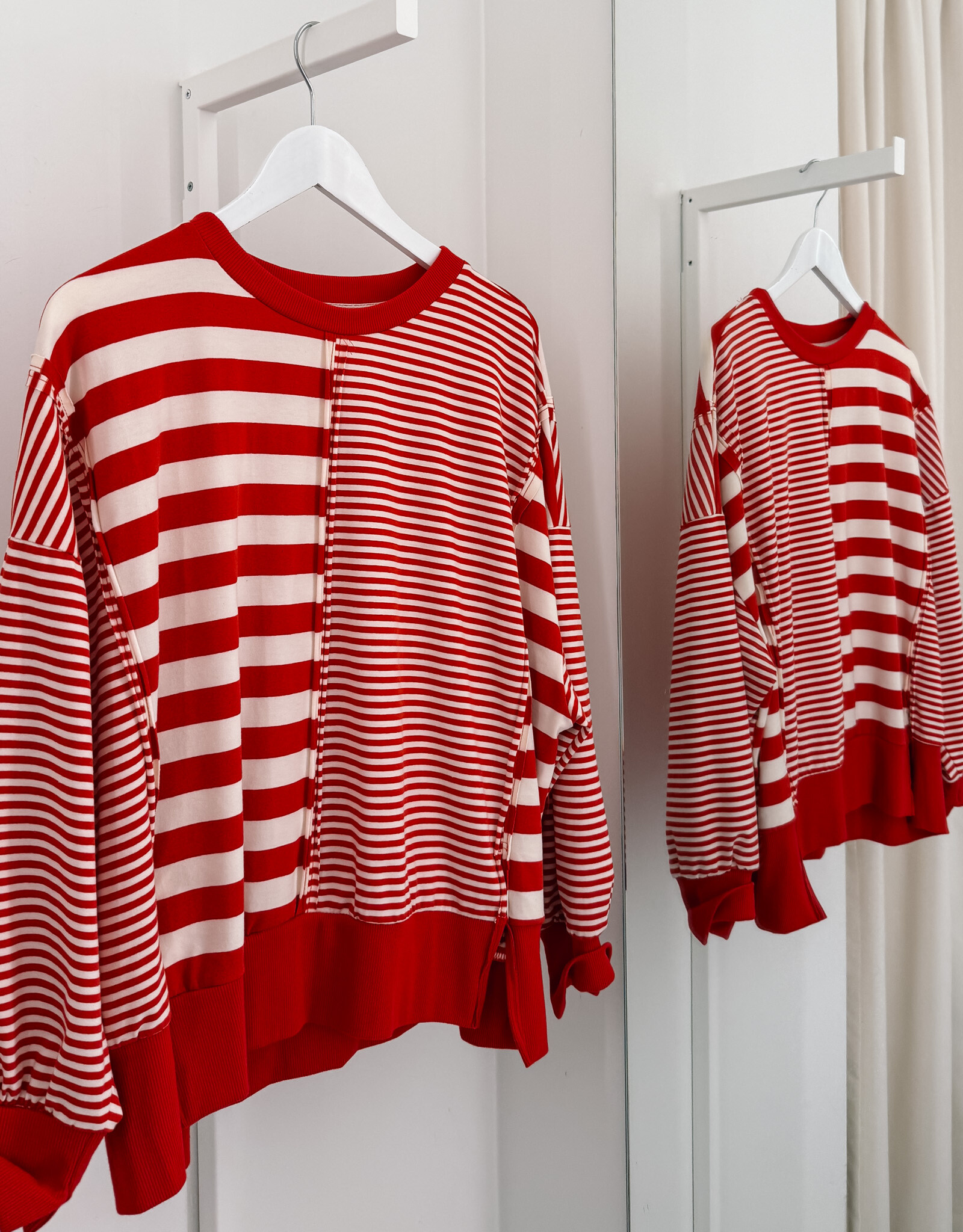 The Golden House Mom T-Shirt Long Sleeve 'Poppy' - Red/White TU