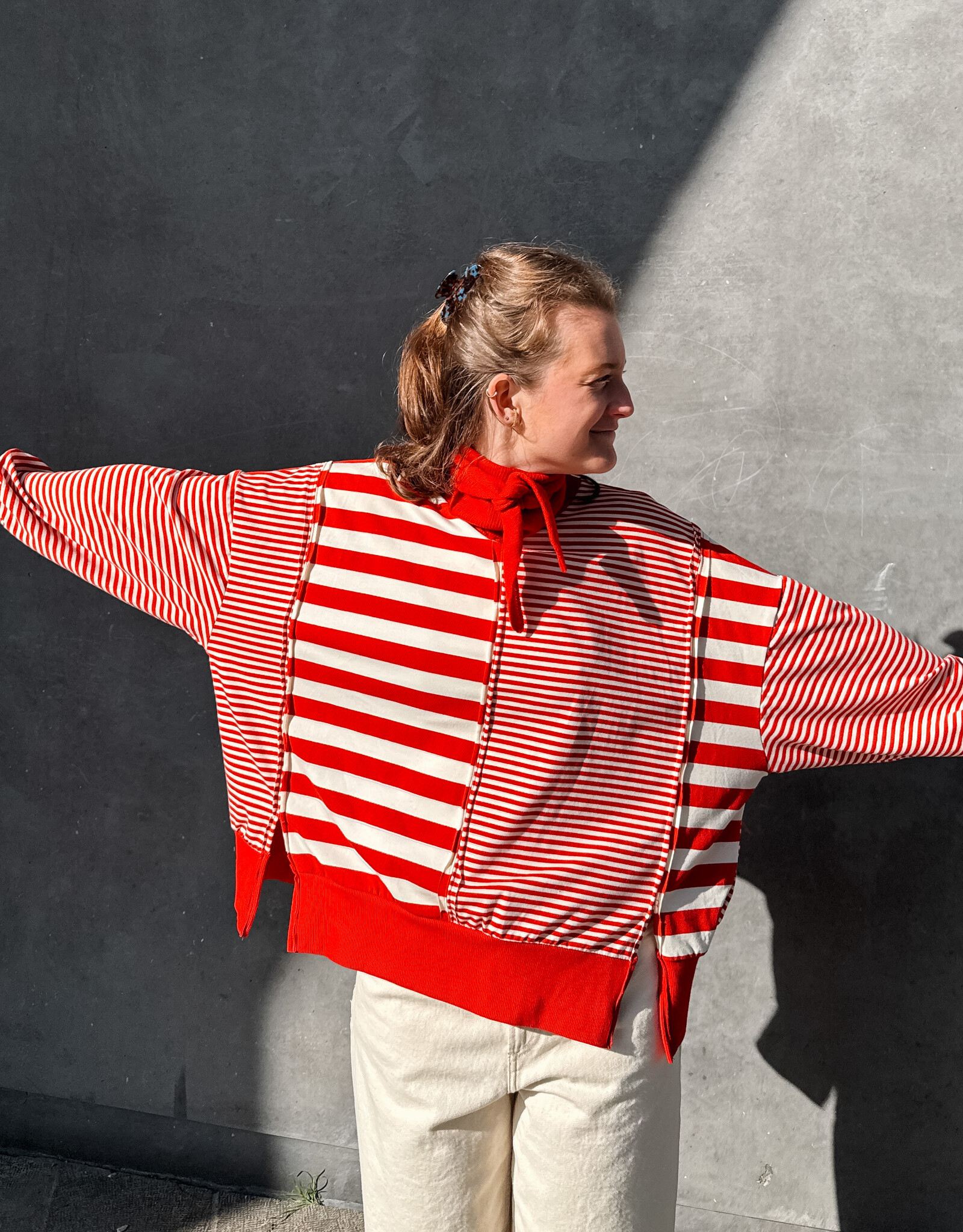 The Golden House Mom T-Shirt Long Sleeve 'Poppy' - Red/White TU